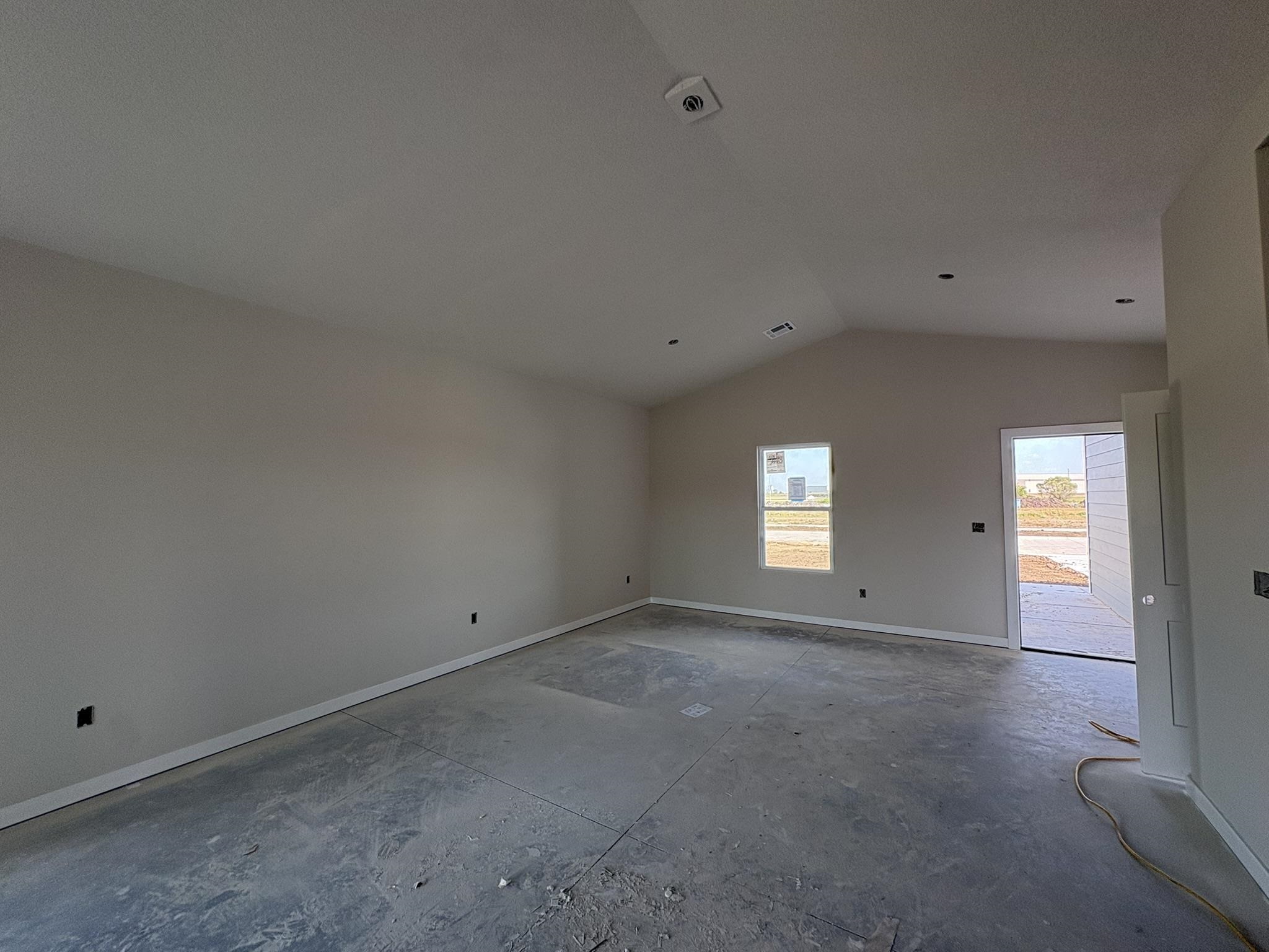5801 Plumthicket St Property Photo 6
