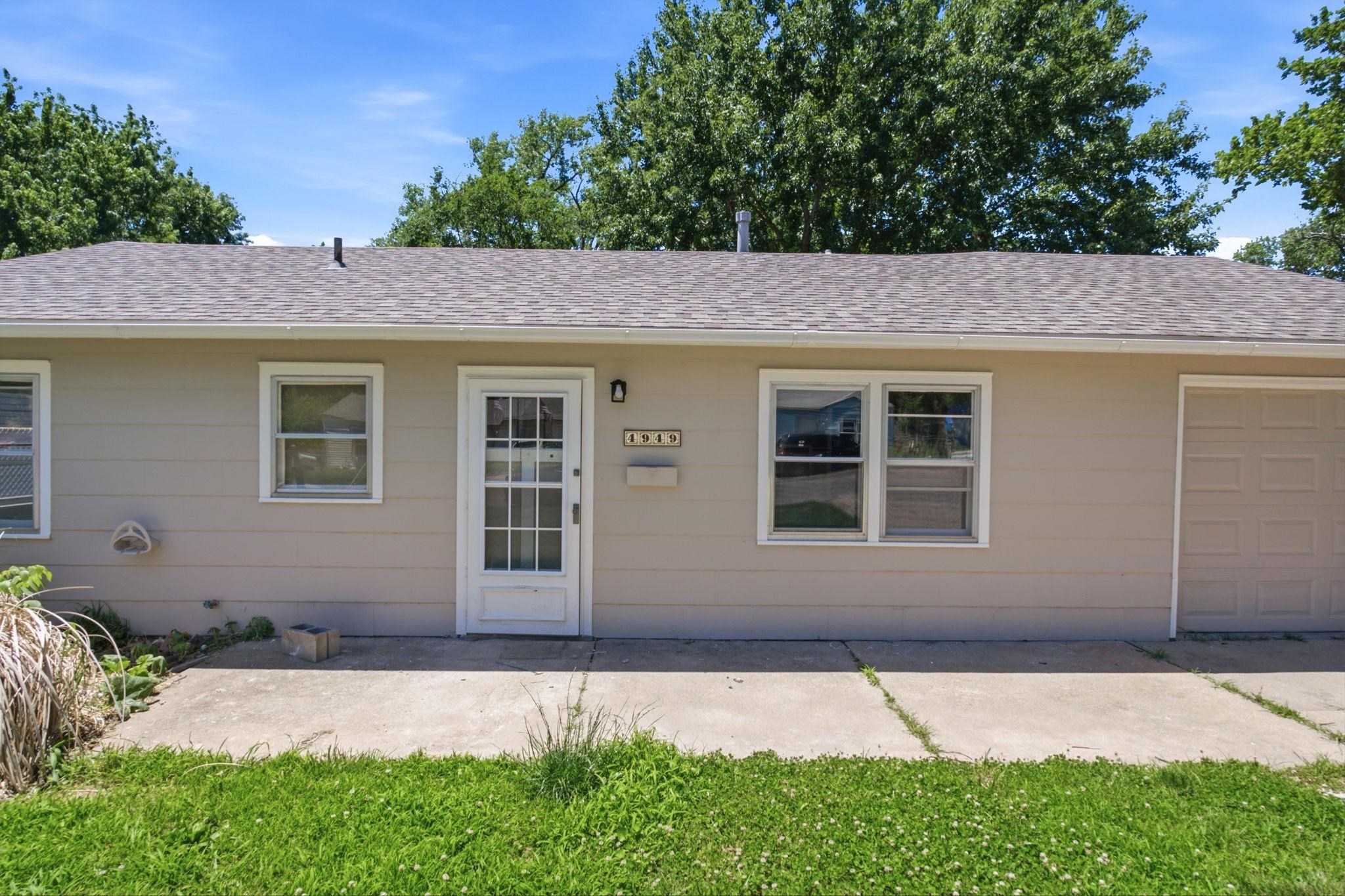 4949 S Cedardale Ave Property Photo 4