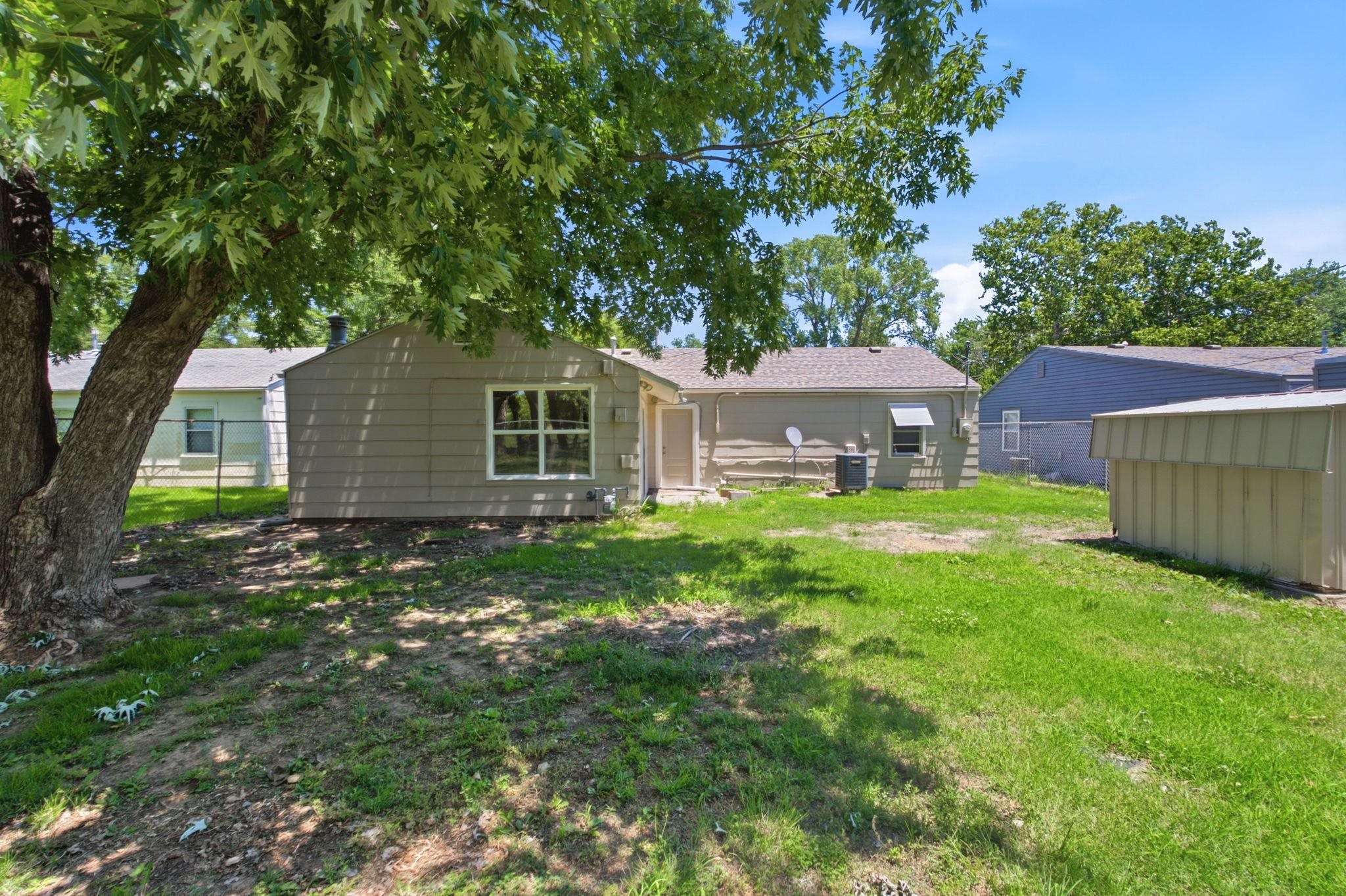 4949 S Cedardale Ave Property Photo 25