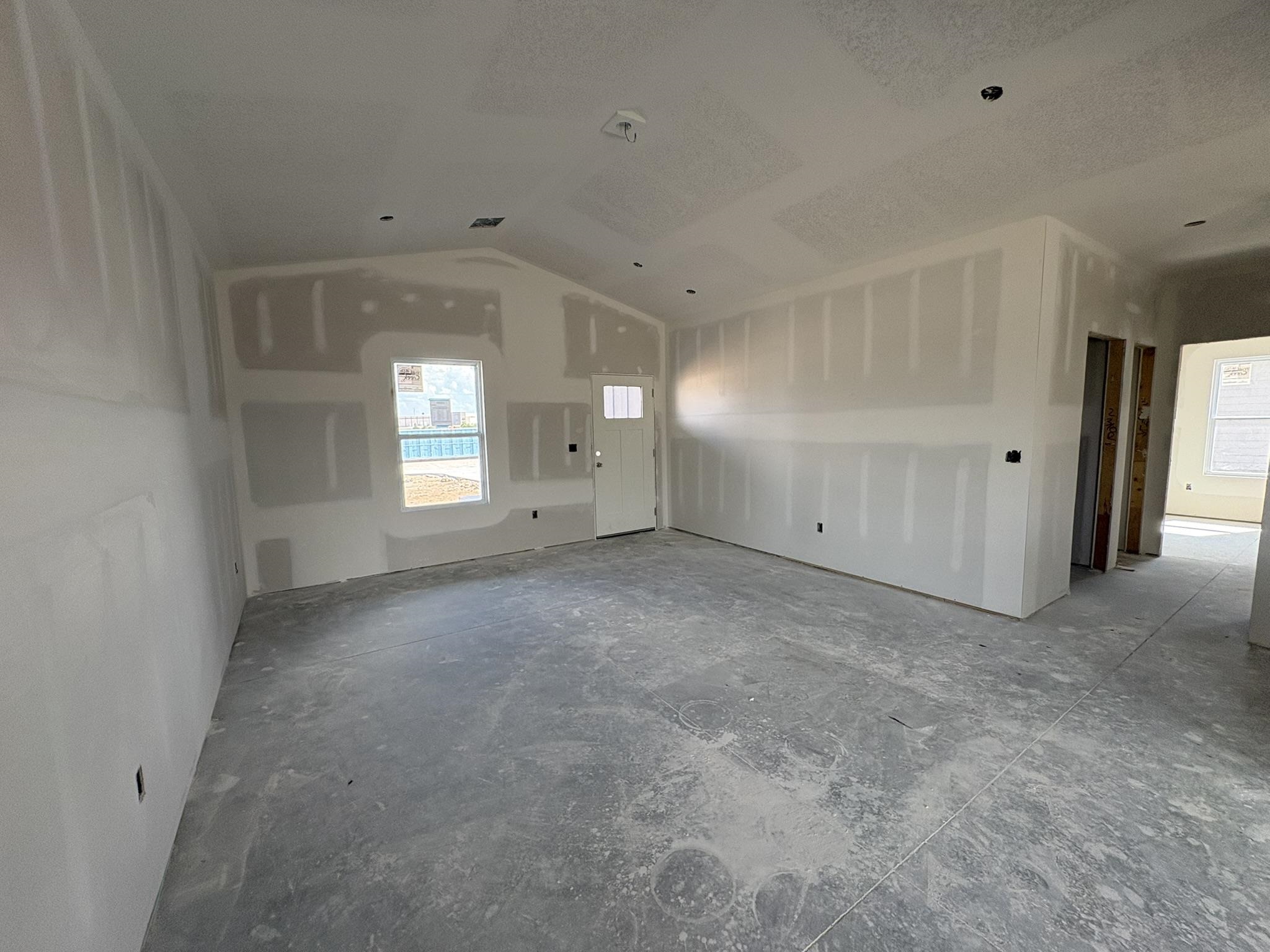 5709 Plumthicket St Property Photo 4