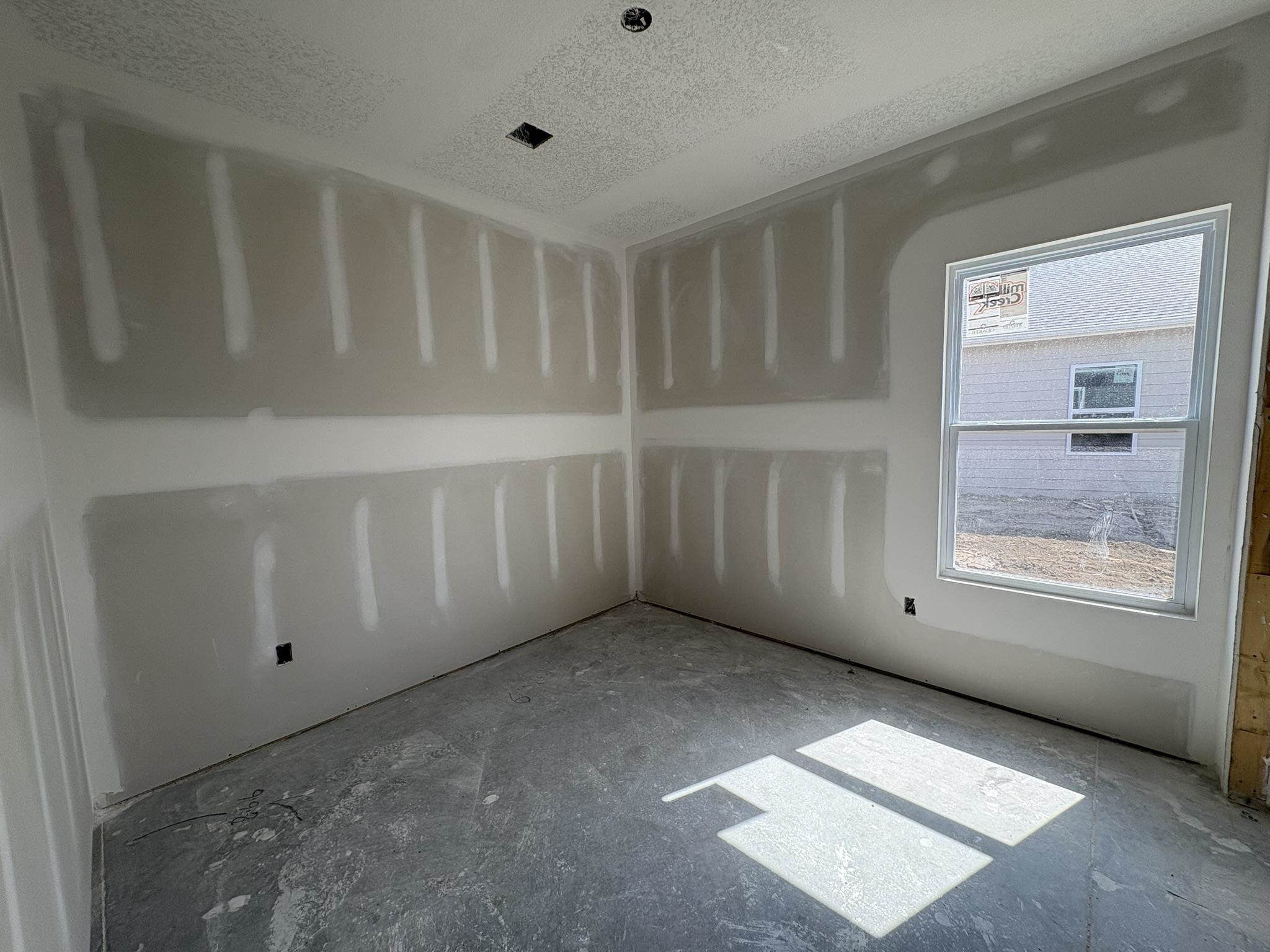 5709 Plumthicket St Property Photo 9