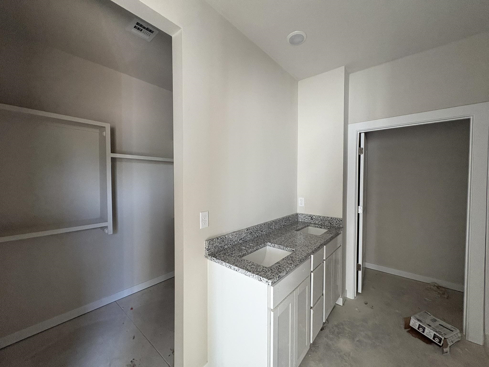 5709 Plumthicket St Property Photo 9