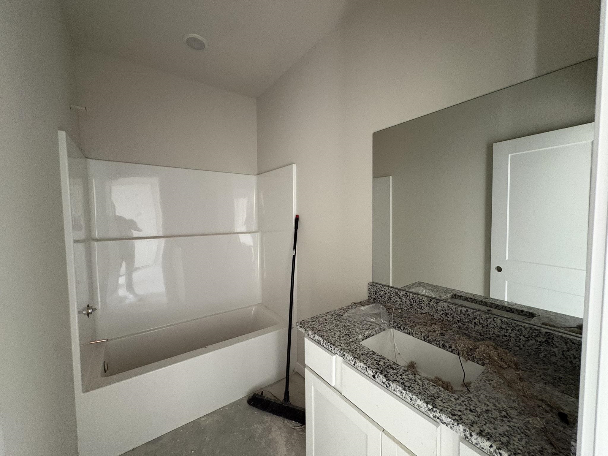 5709 Plumthicket St Property Photo 14