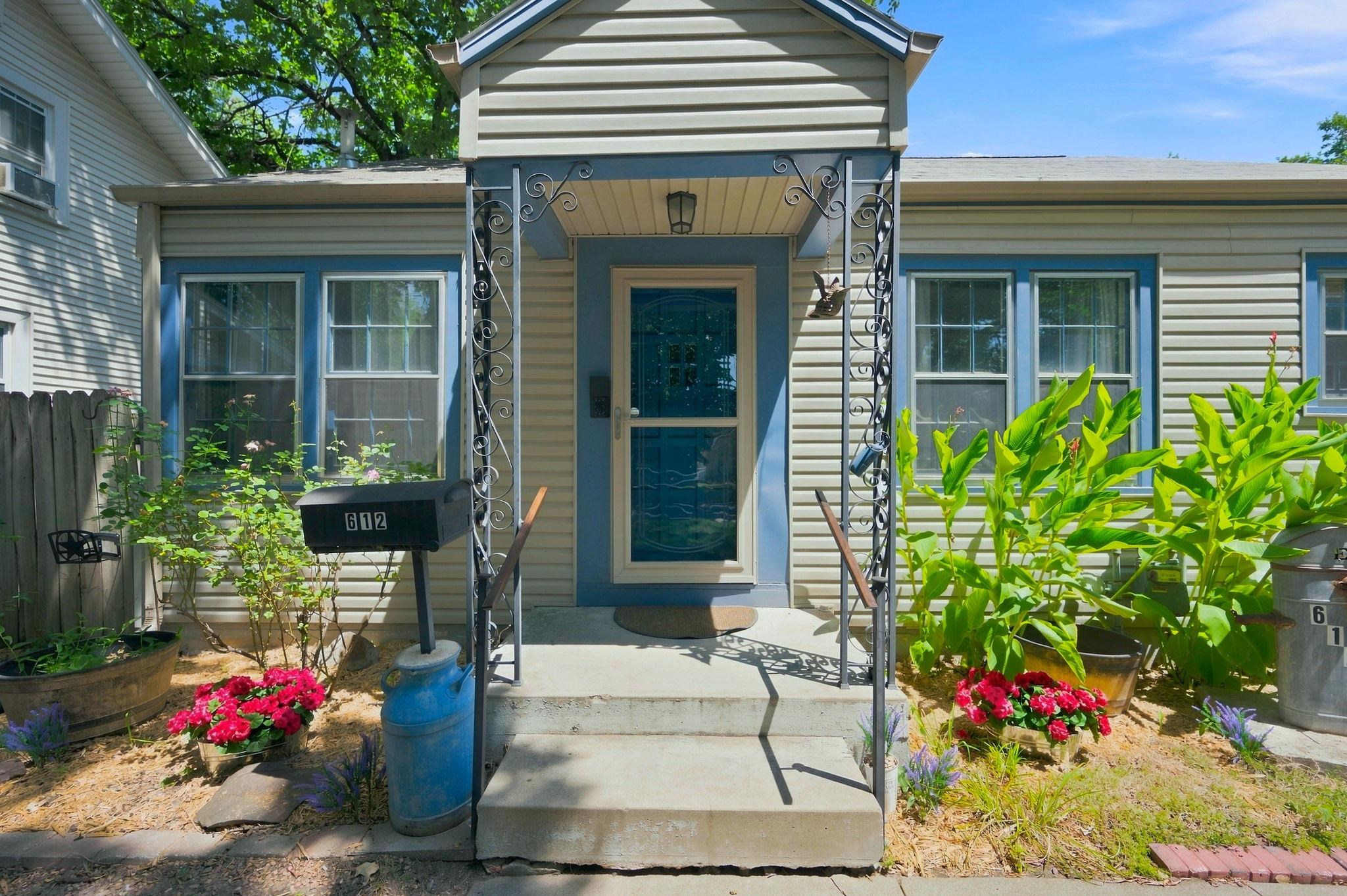 612 S Green St Property Photo 2