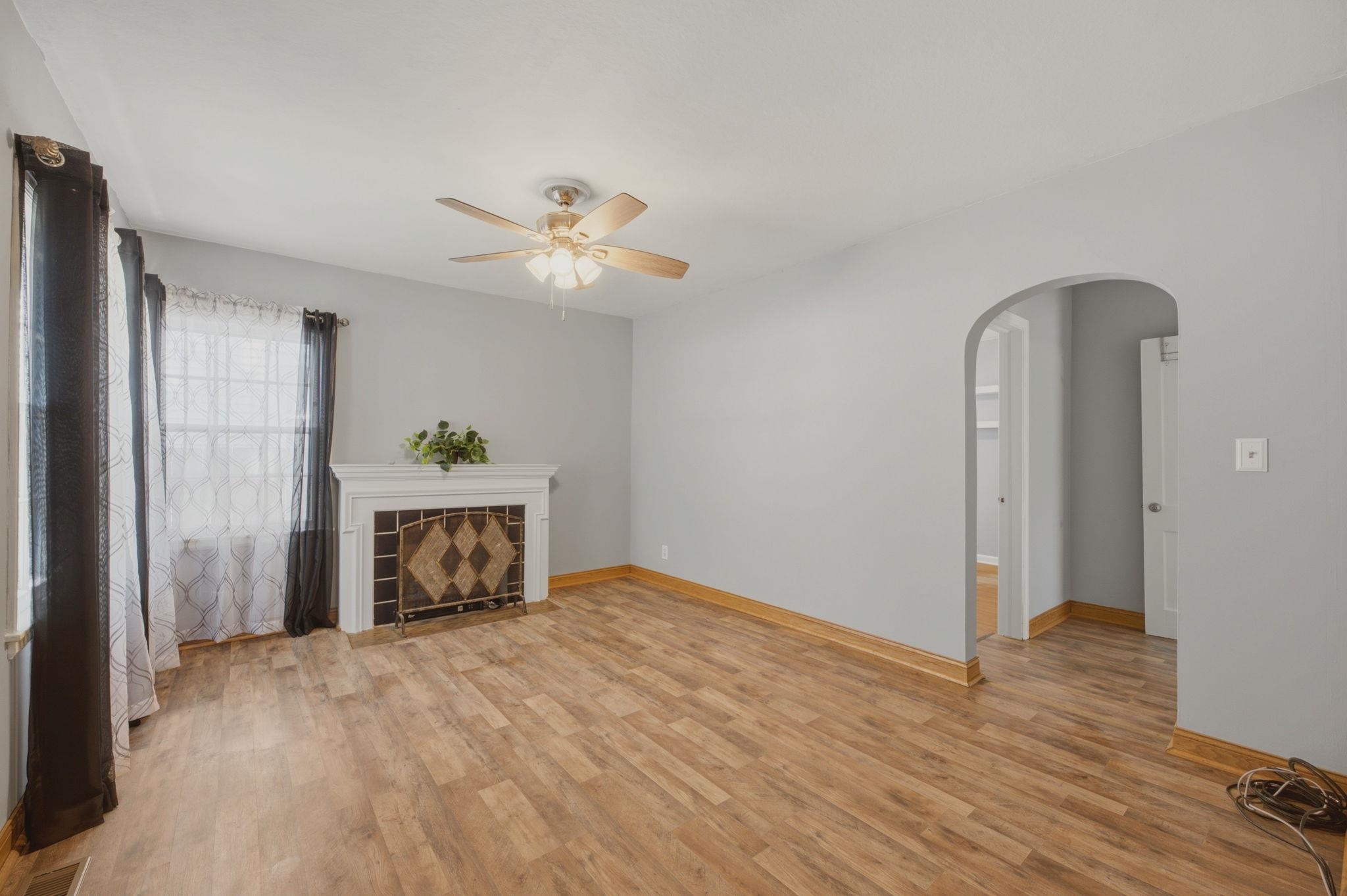 612 S Green St Property Photo 4