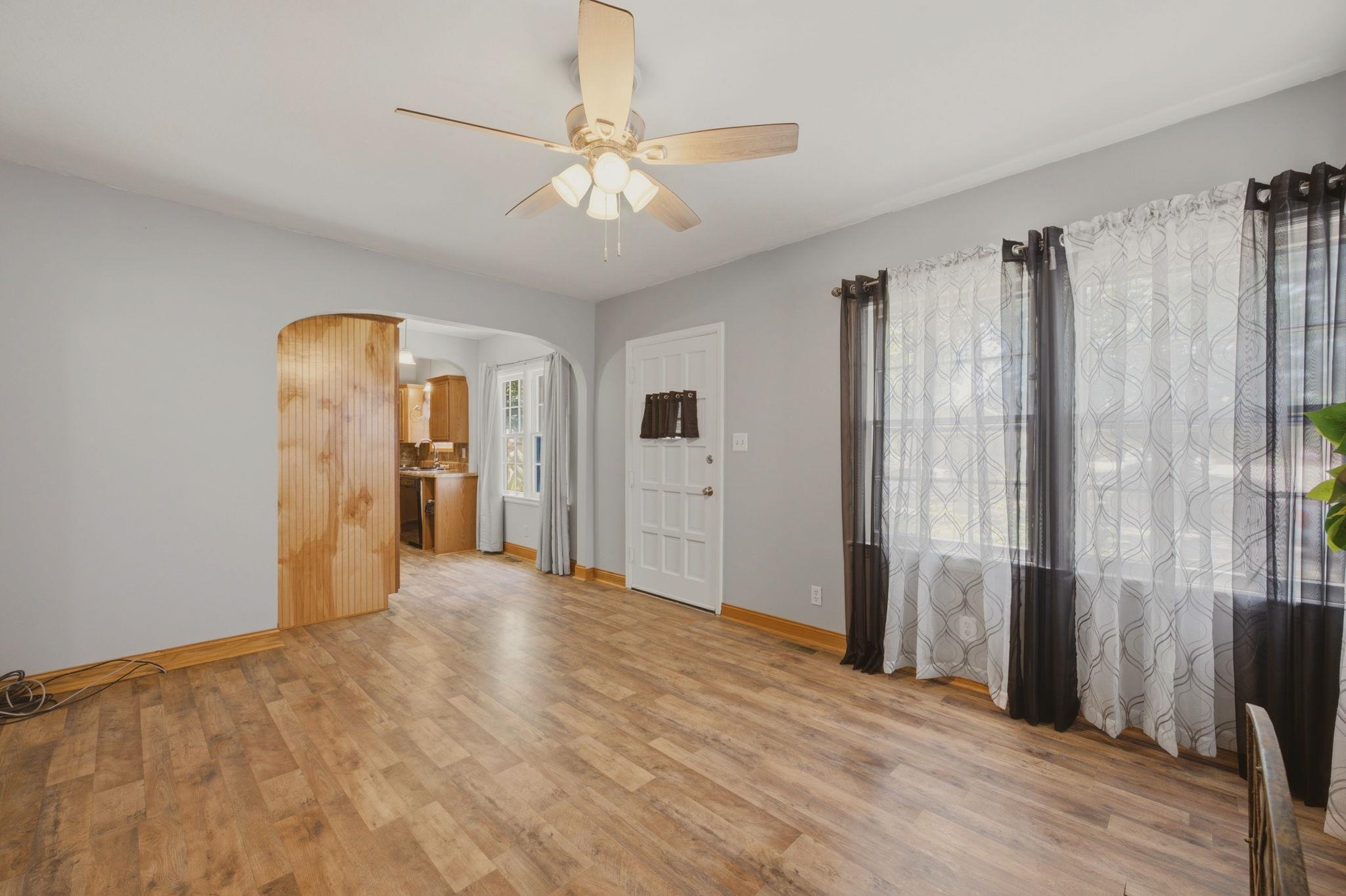 612 S Green St Property Photo 5