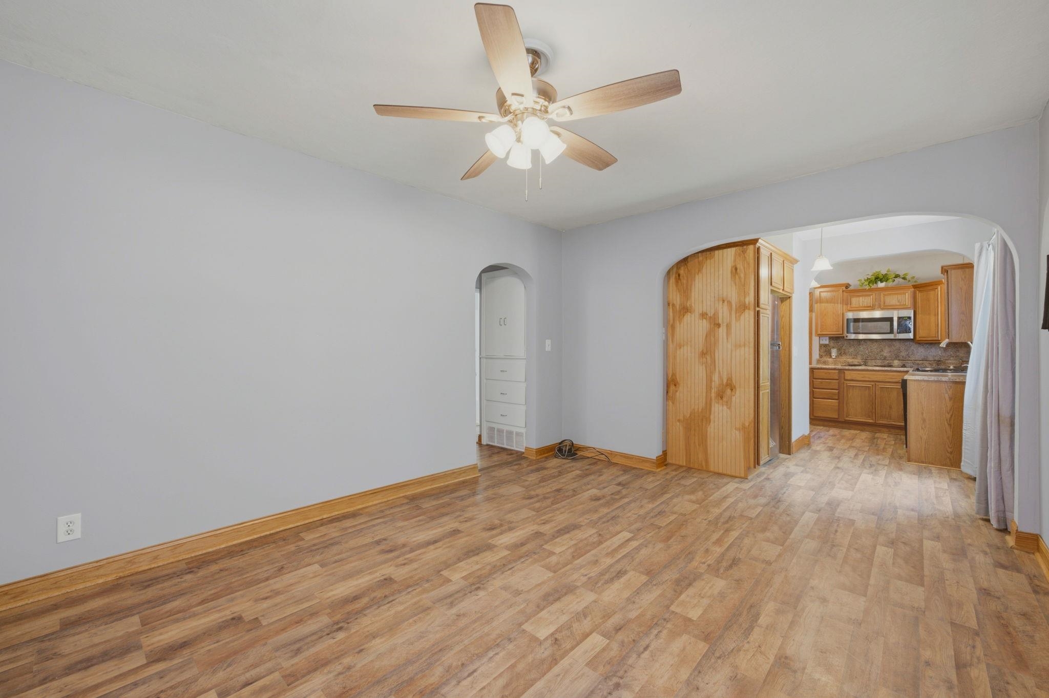 612 S Green St Property Photo 6