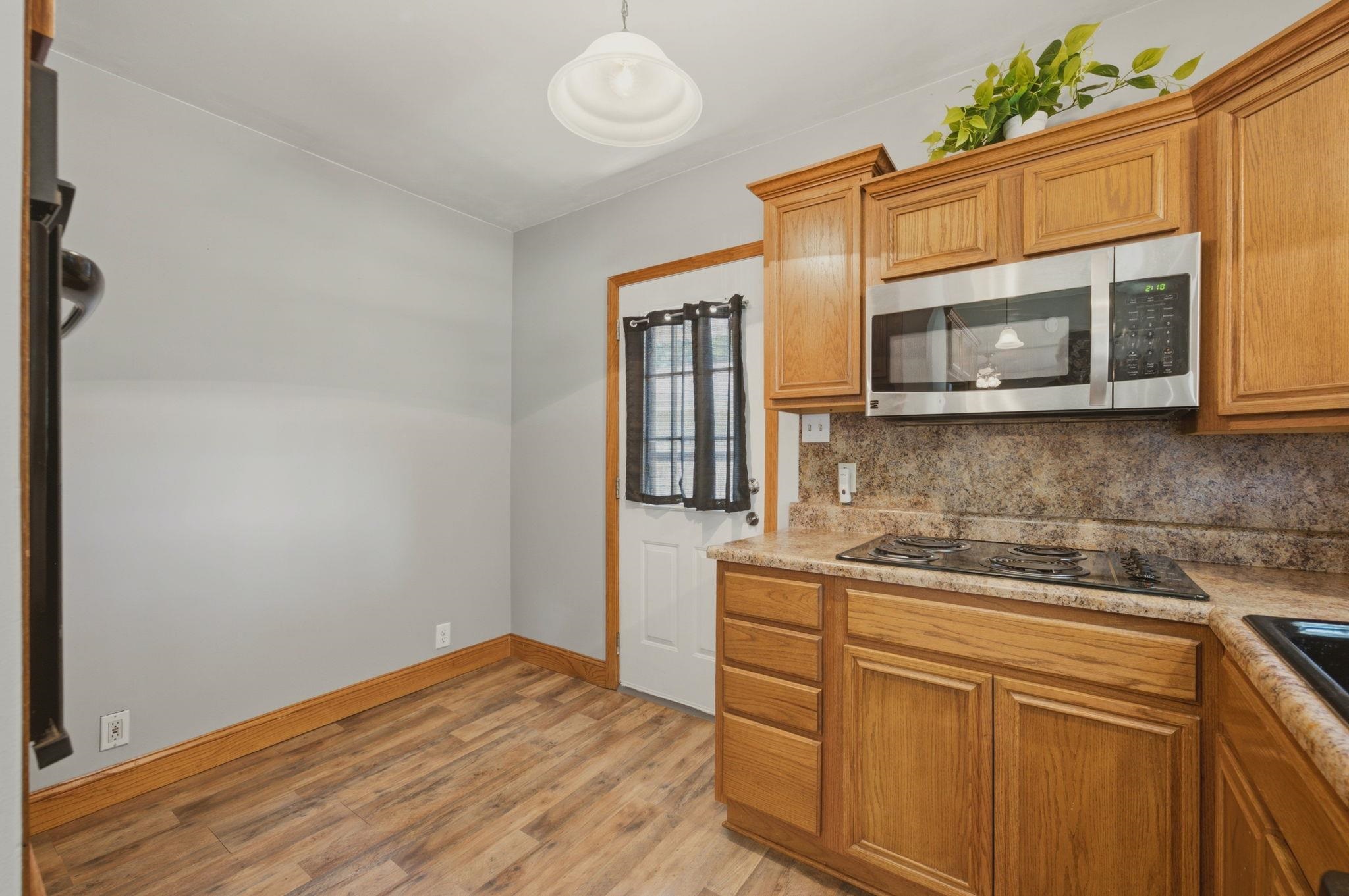 612 S Green St Property Photo 10
