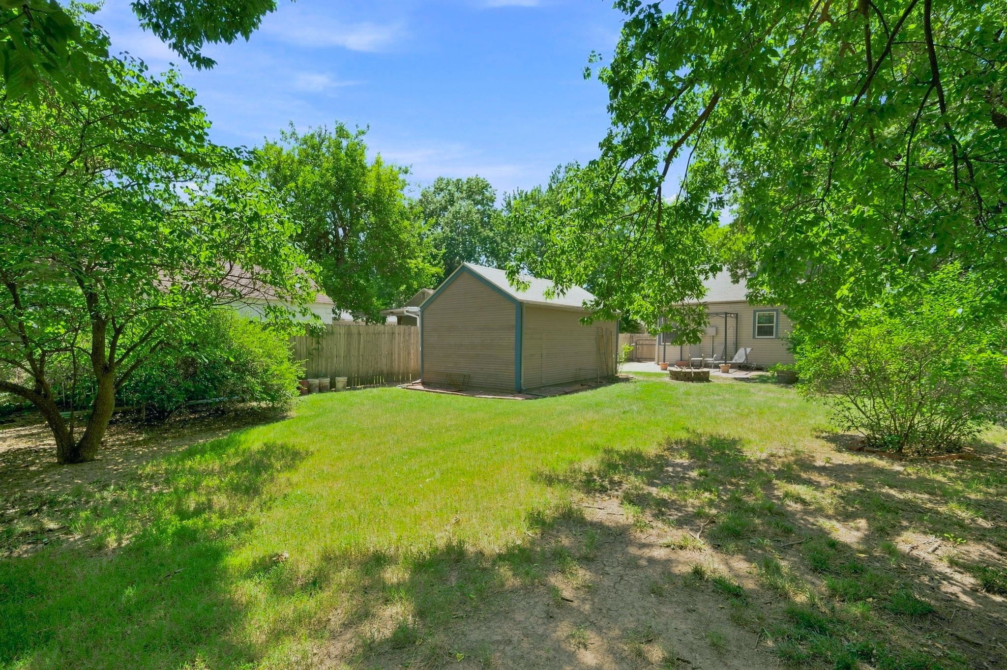 612 S Green St Property Photo 25