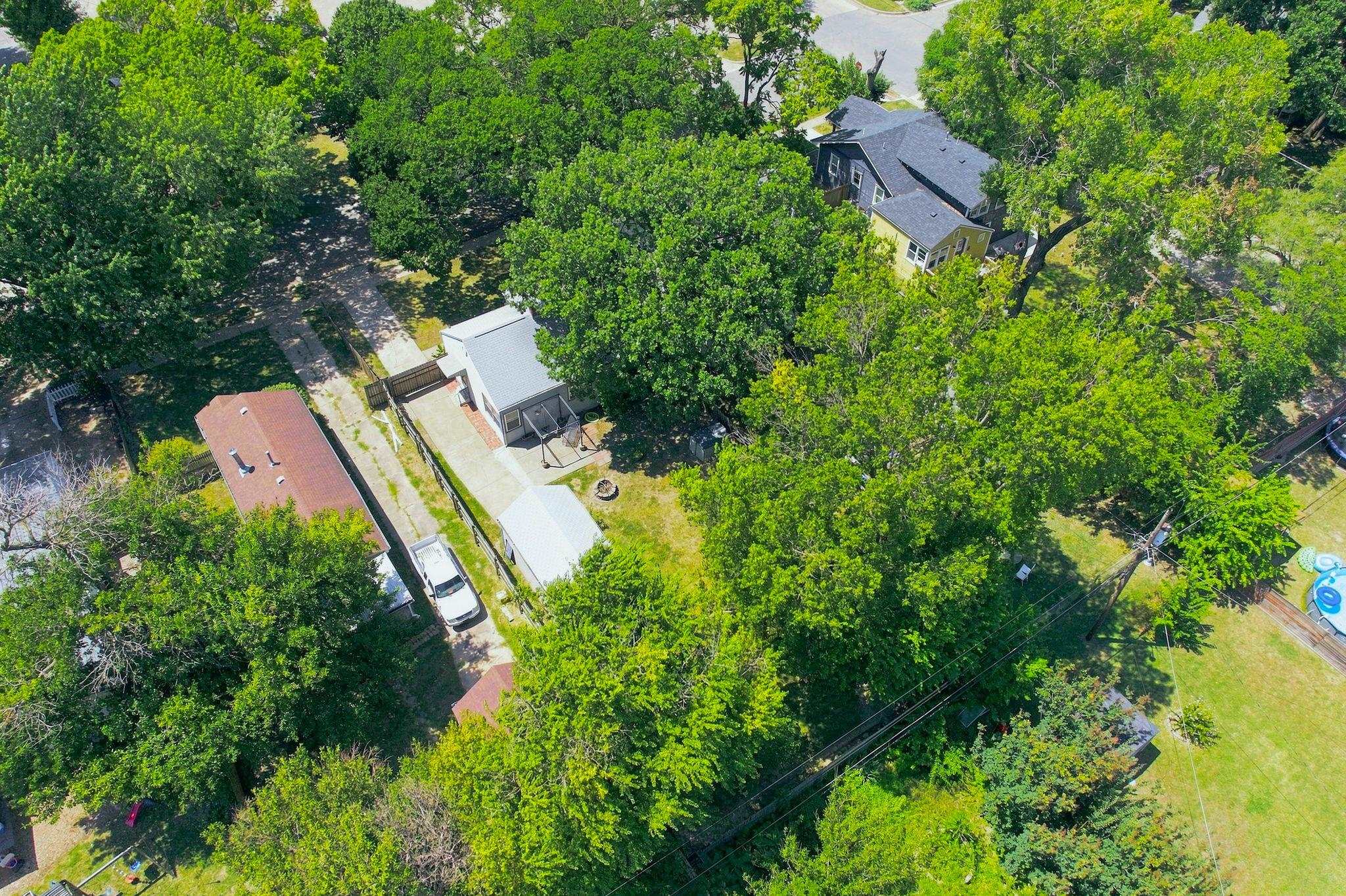 612 S Green St Property Photo 27