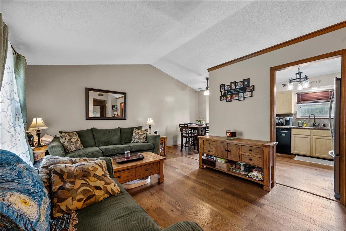 6645 W Oneil Ct Property Photo 2