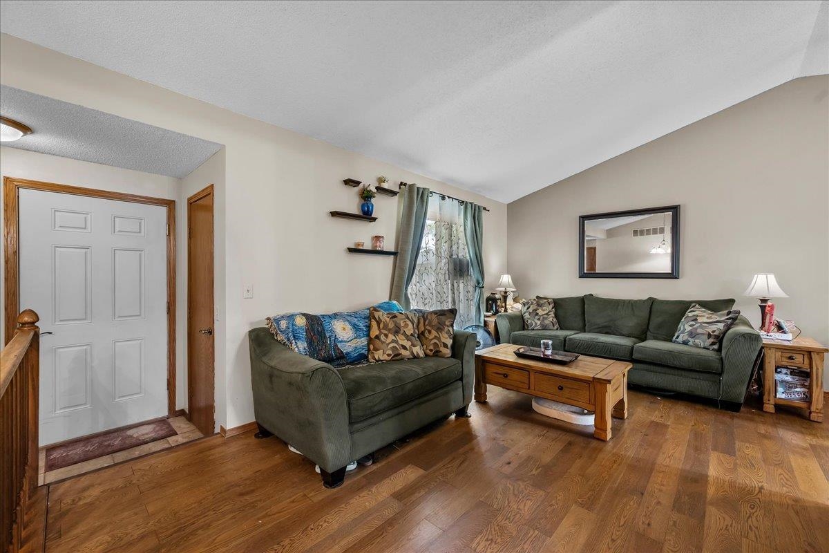 6645 W Oneil Ct Property Photo 3
