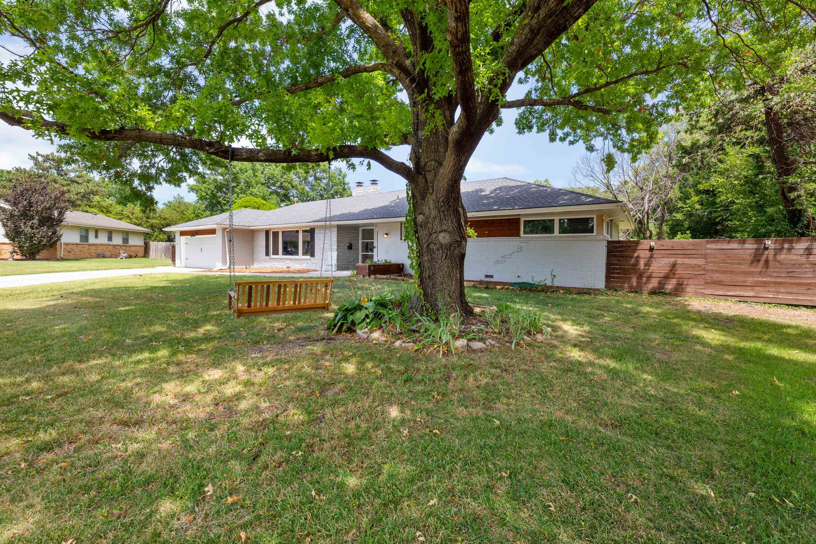 5650 E Coe Dr Property Photo 2