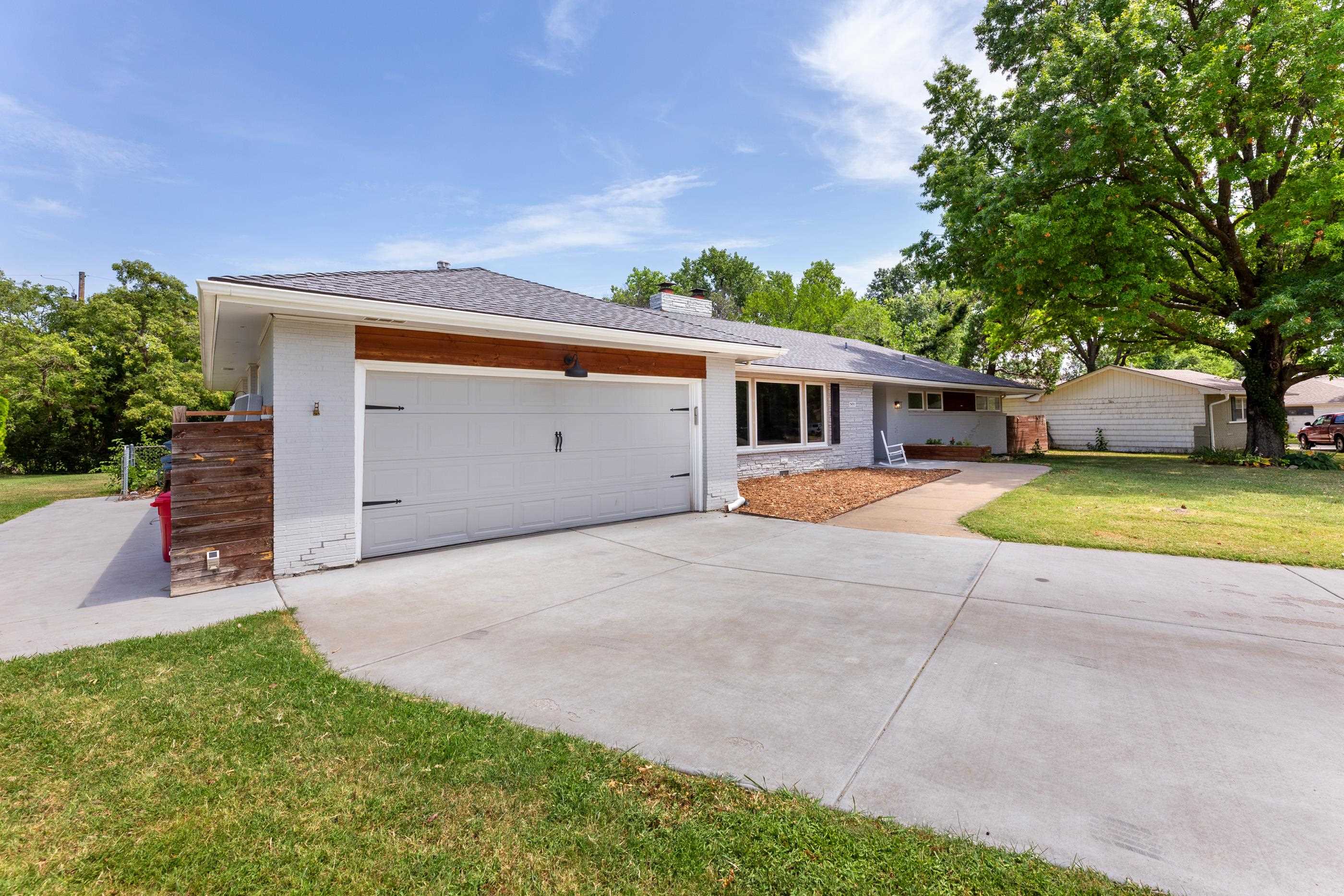 5650 E Coe Dr Property Photo 3