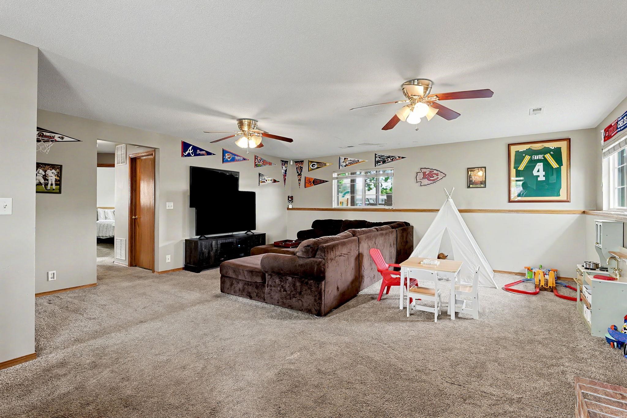 4805 E Pembrook Property Photo 24