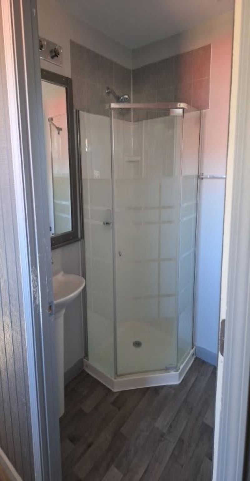 140 W Grove Property Photo 2