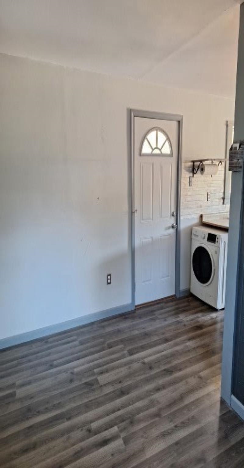 140 W Grove Property Photo 5