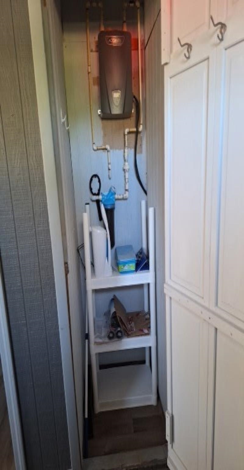 140 W Grove Property Photo 8
