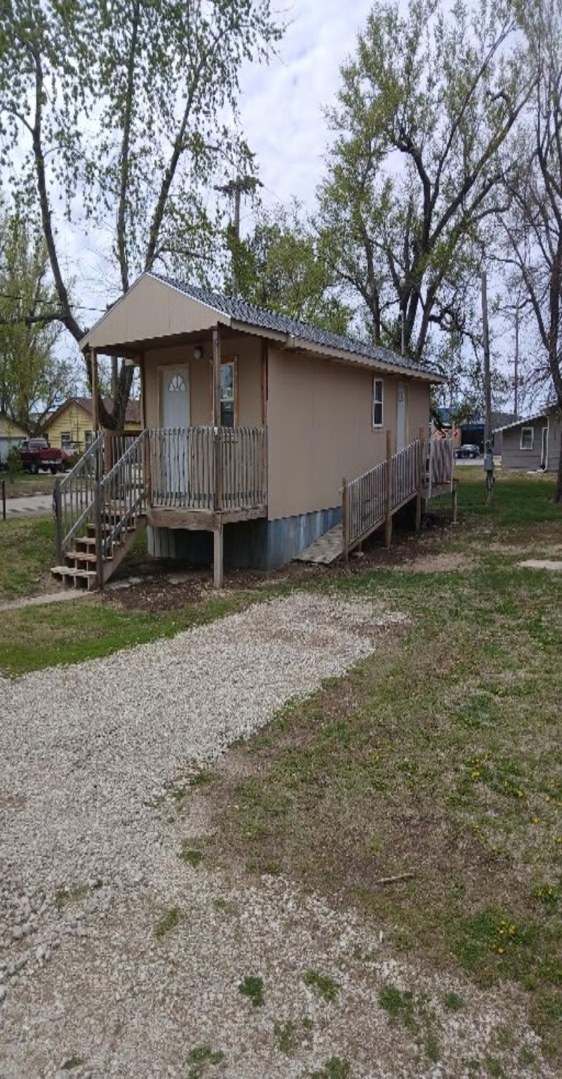 140 W Grove Property Photo 9