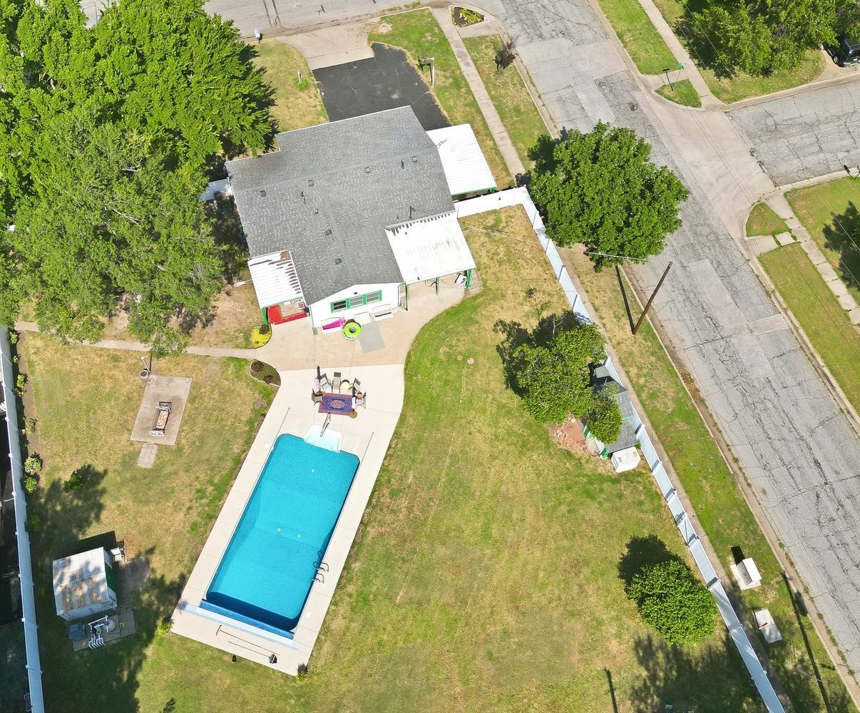 2754 N Edwards Property Photo 33
