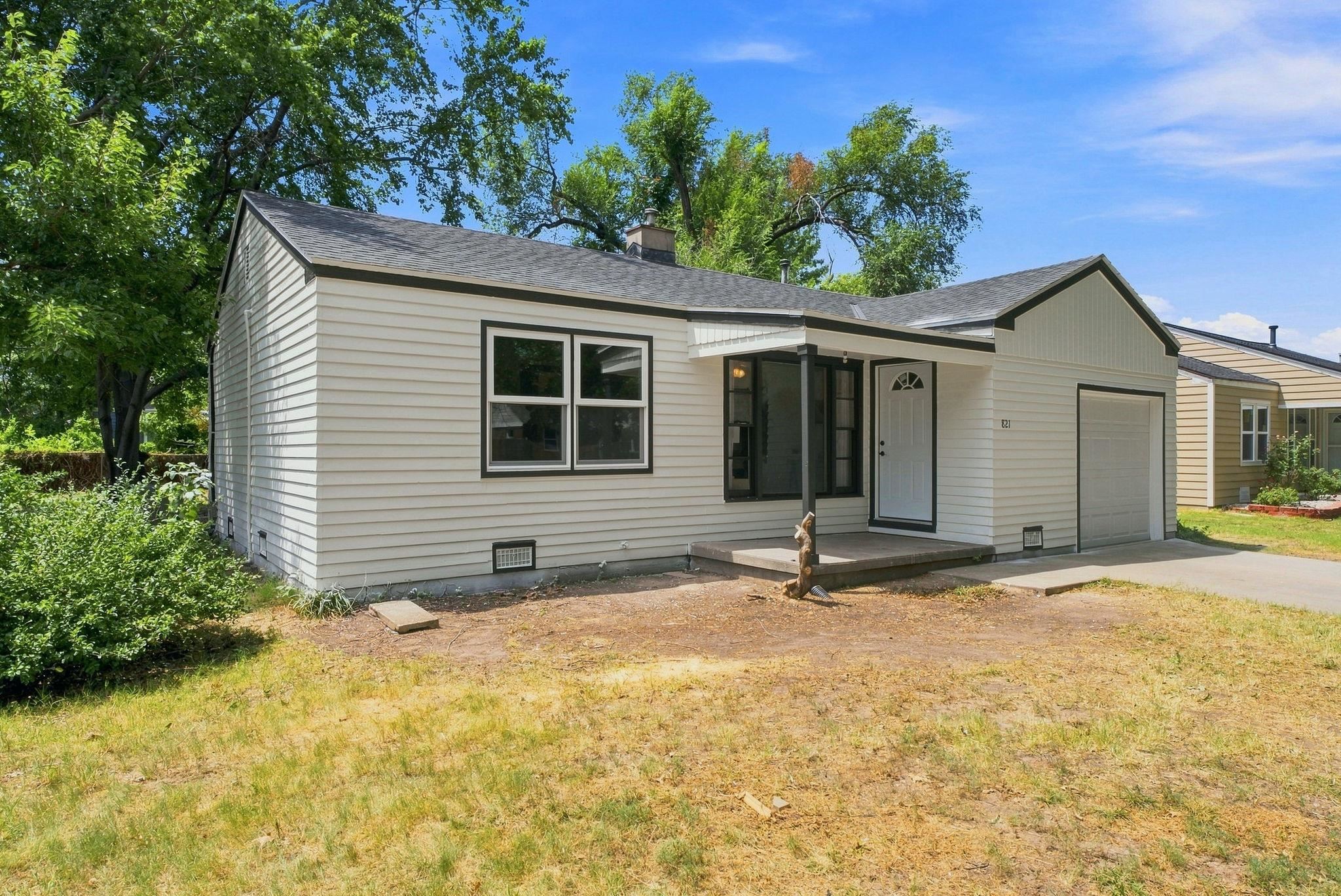 821 S Christine St Property Photo 3