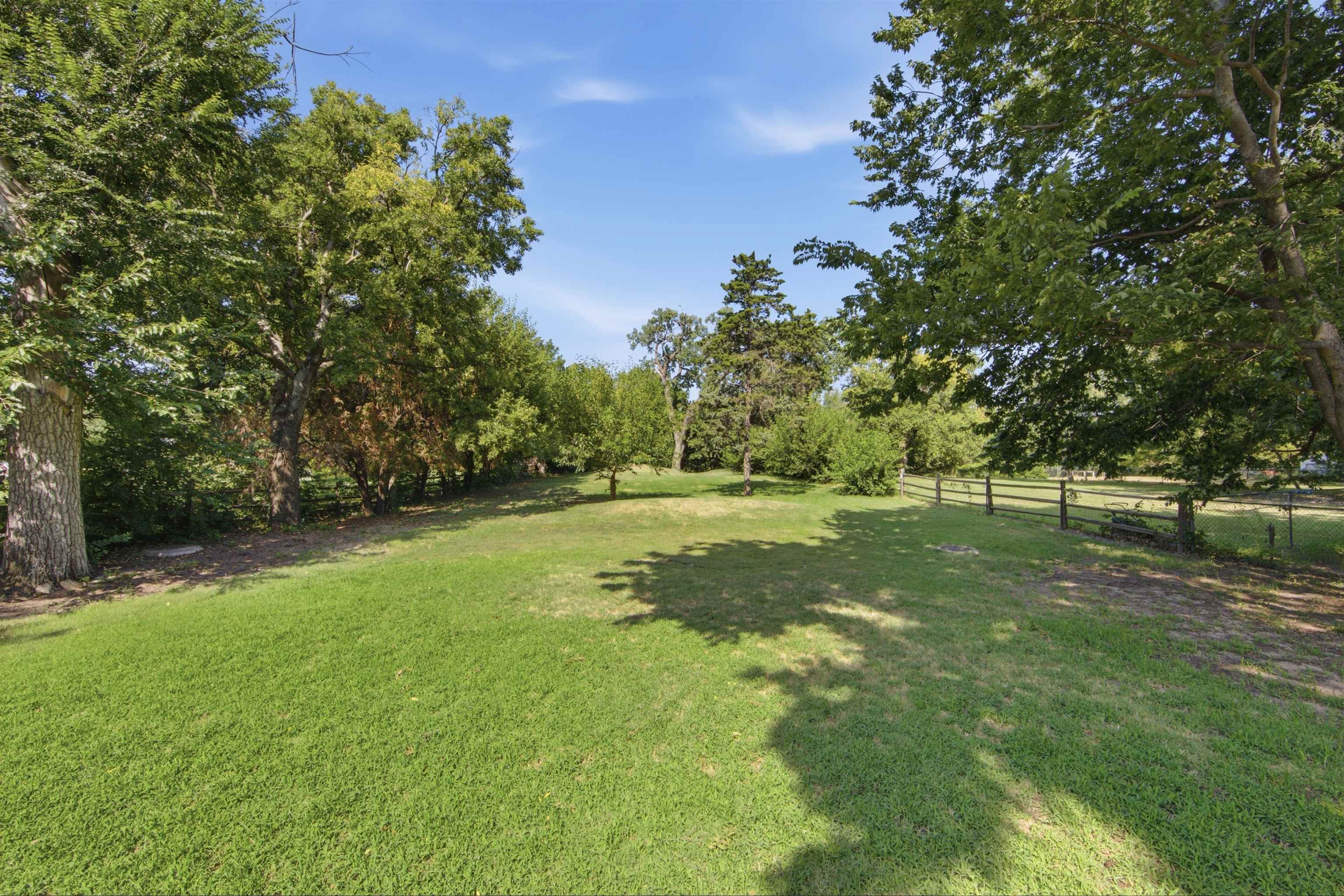 1535 N Woodrow Ct Property Photo 35