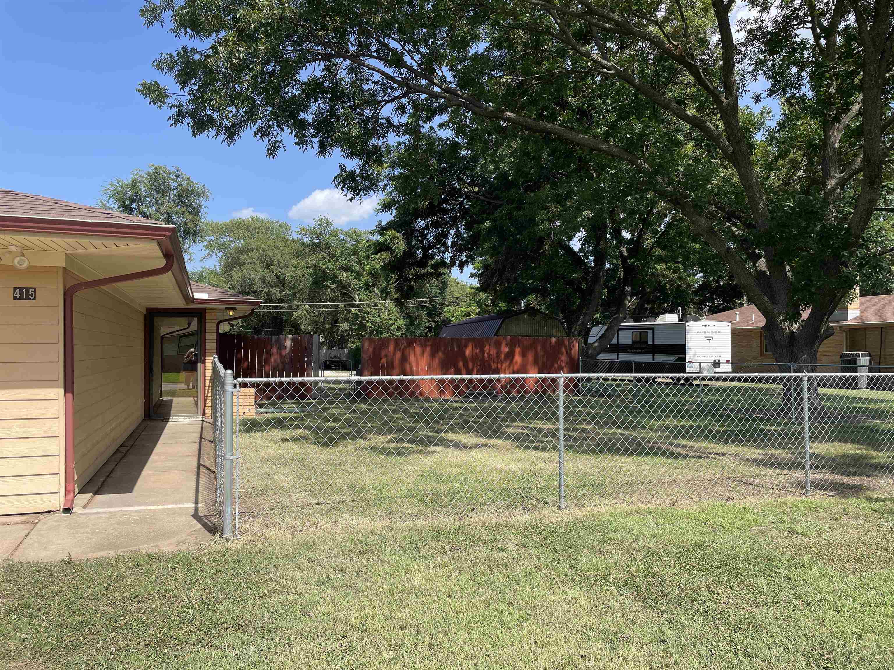 415 N Gardner Property Photo 2