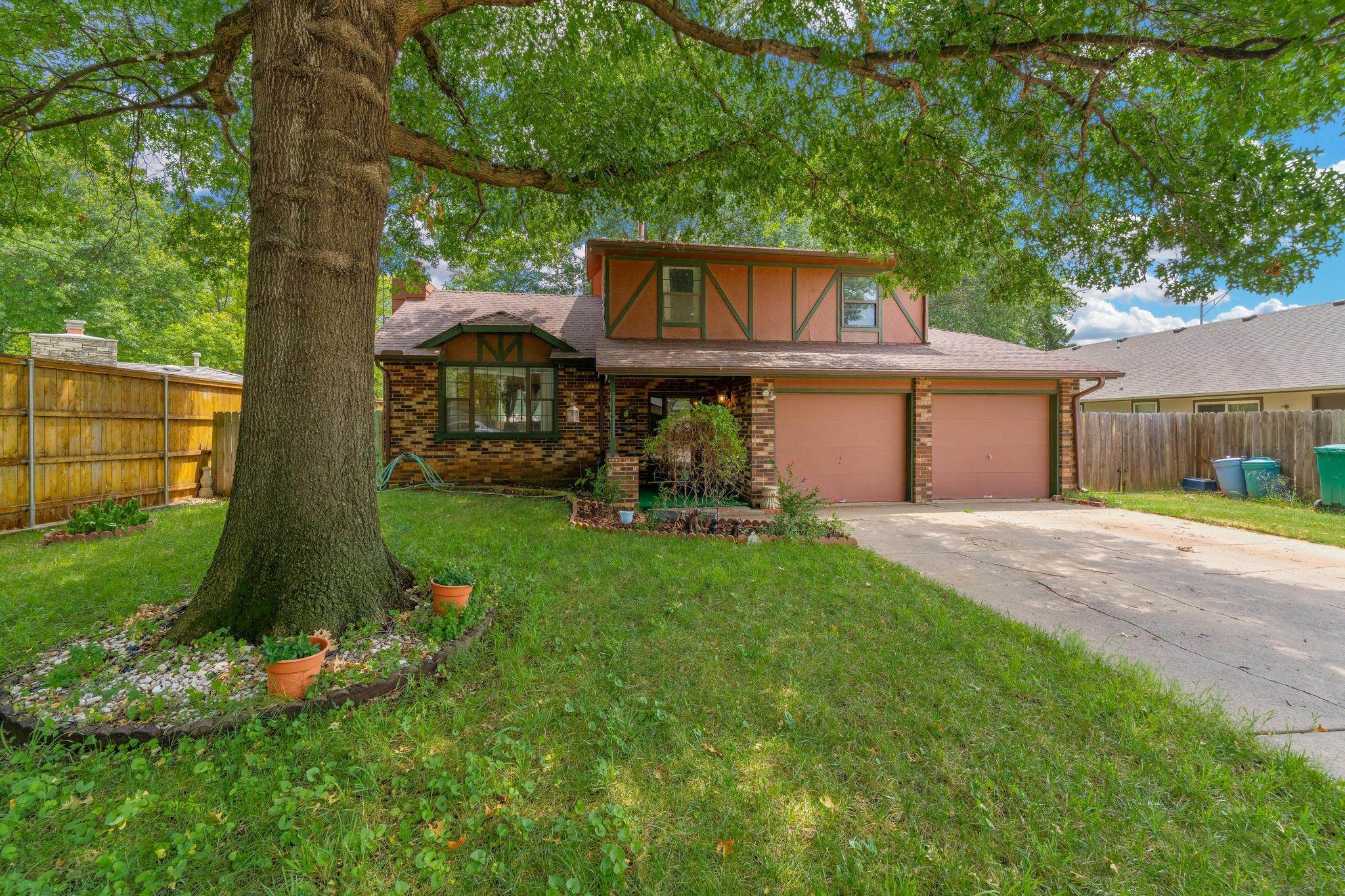 3 N Willow Property Photo 1