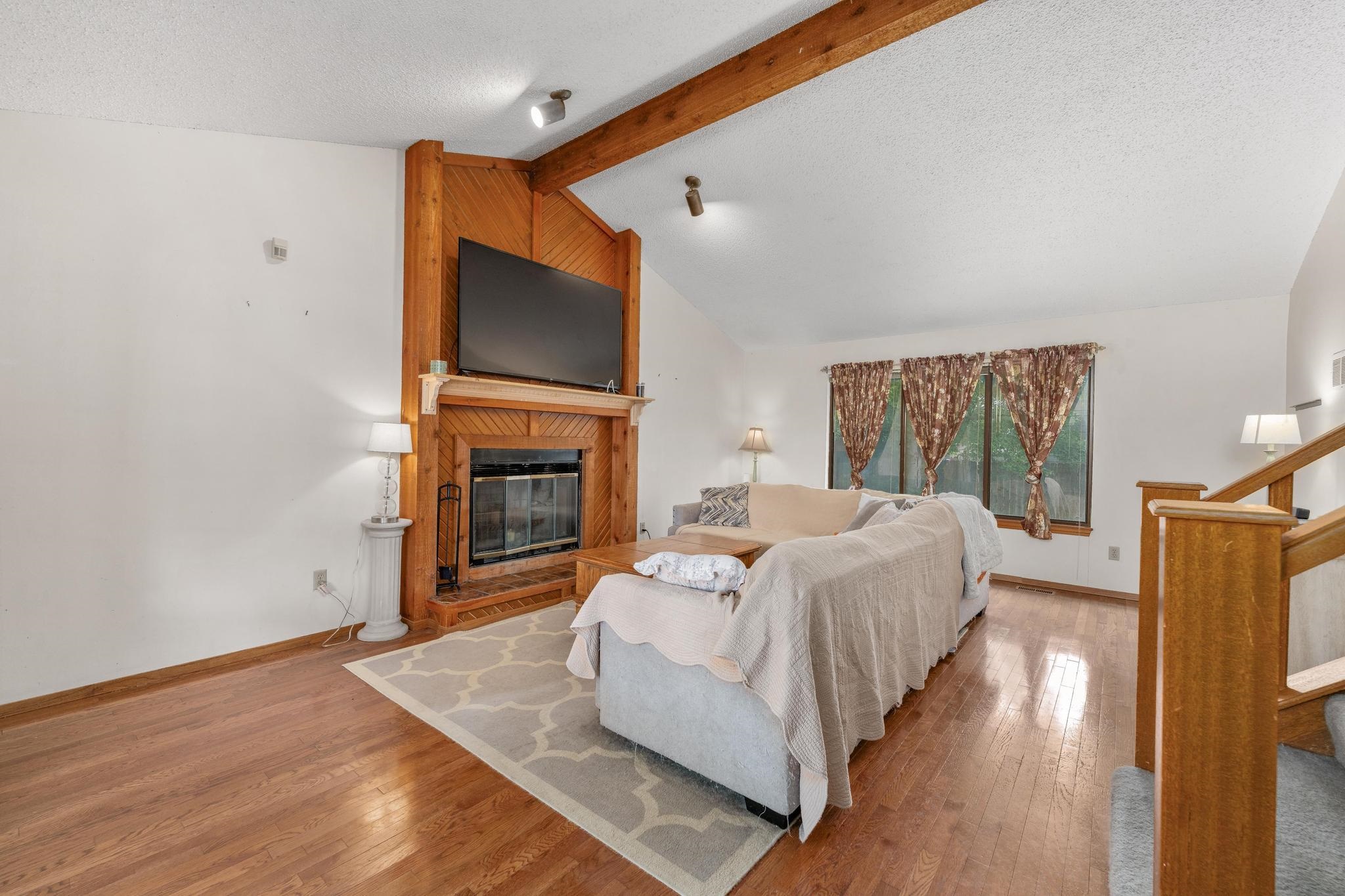 3 N Willow Property Photo 3