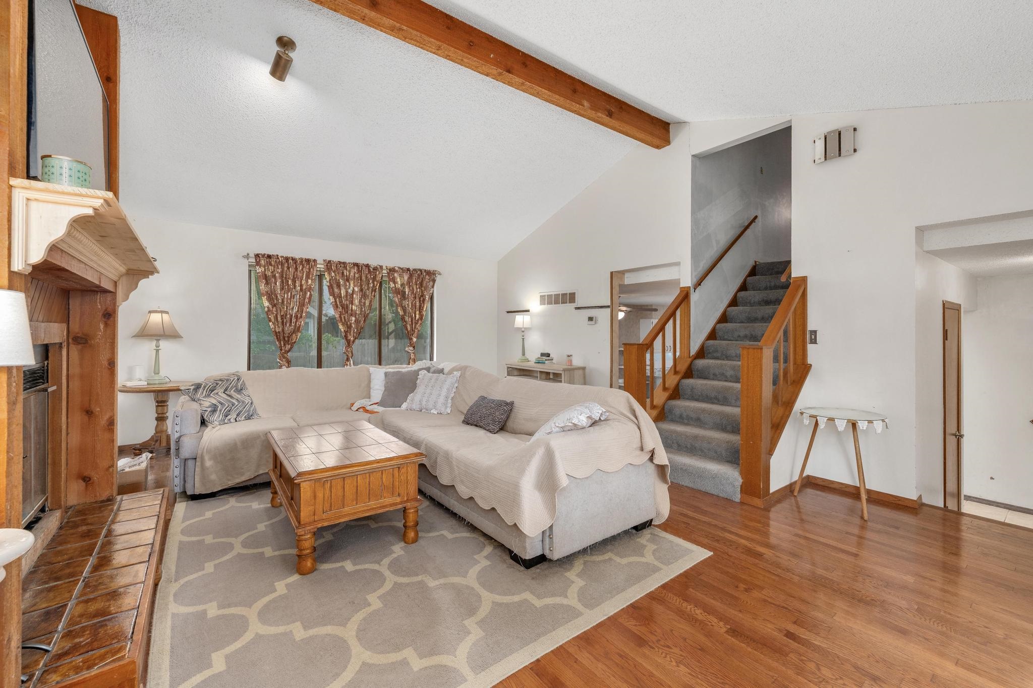3 N Willow Property Photo 4