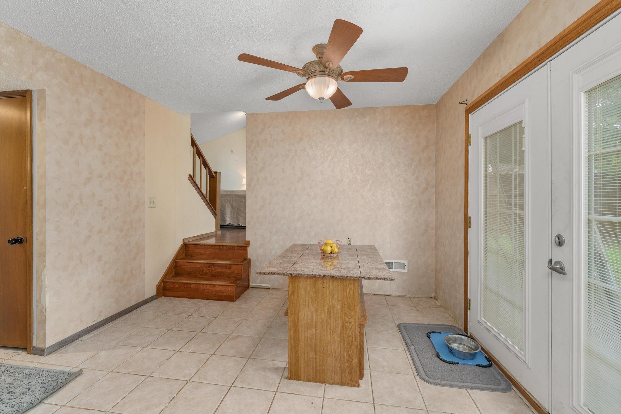 3 N Willow Property Photo 7