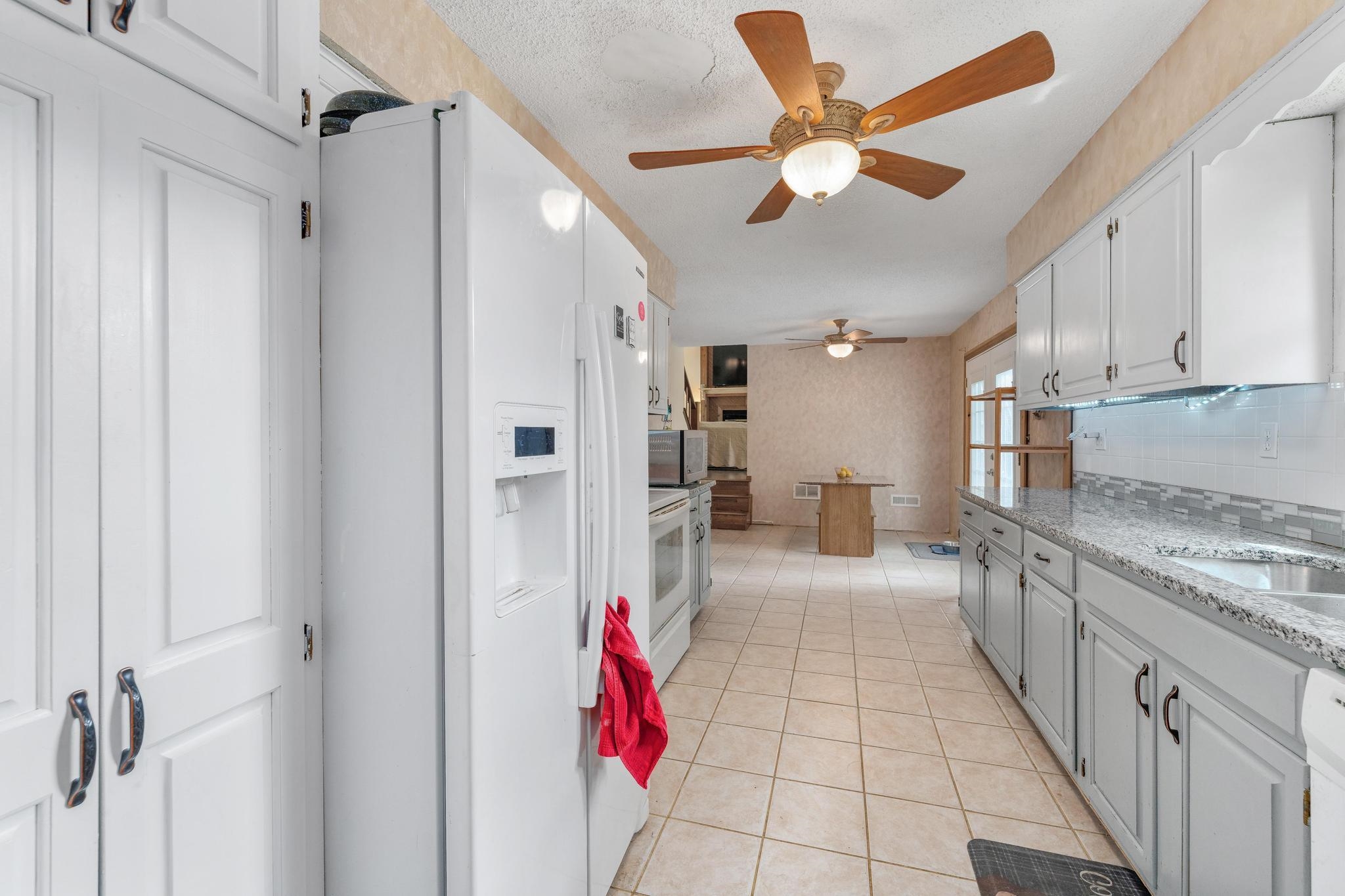 3 N Willow Property Photo 11