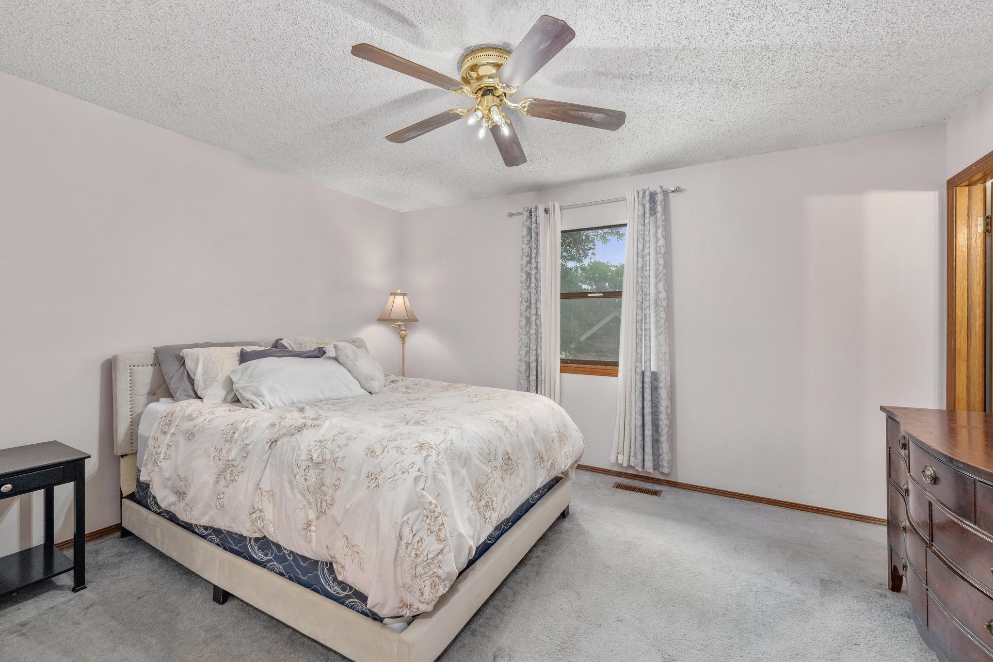 3 N Willow Property Photo 15