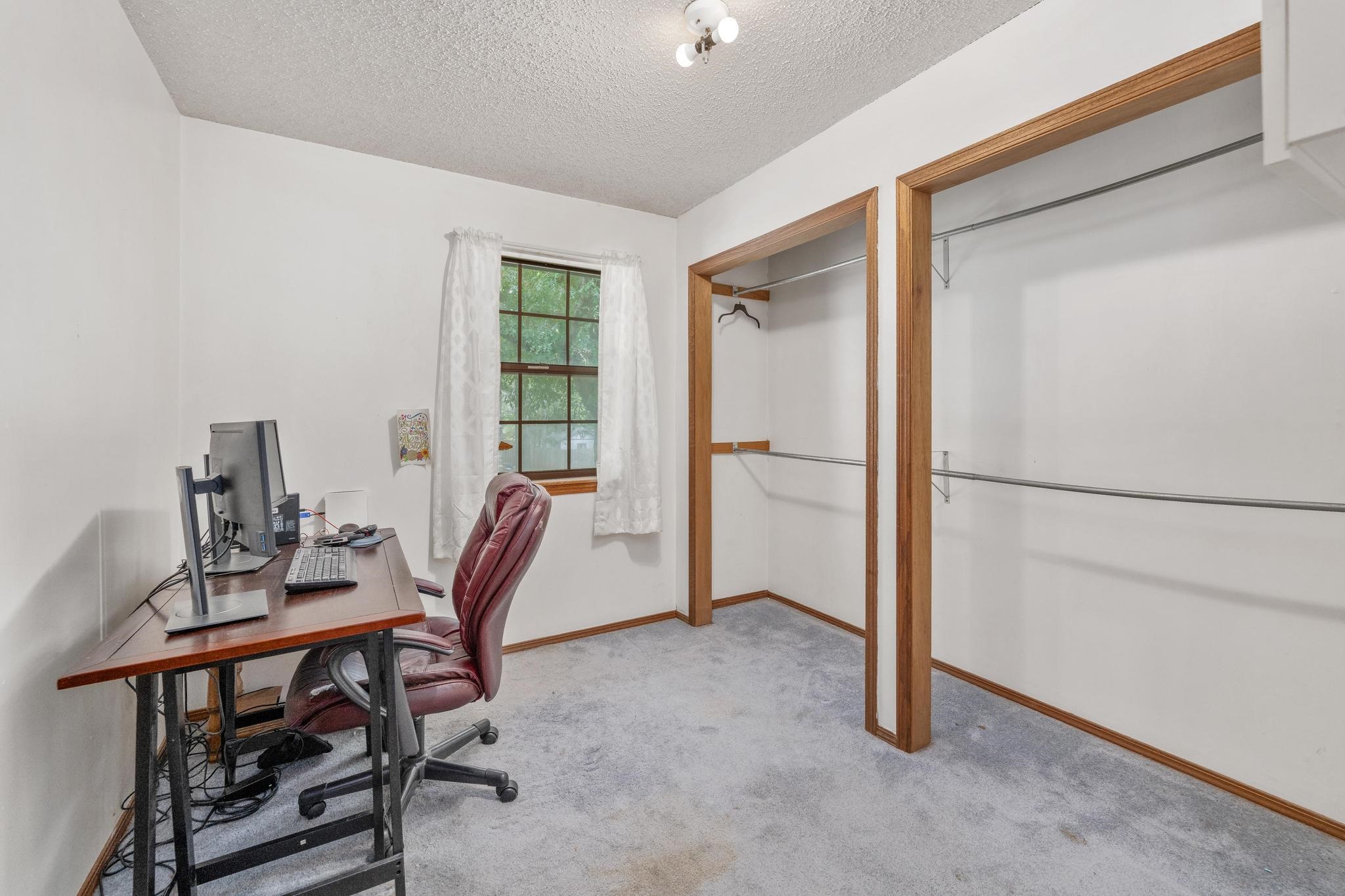 3 N Willow Property Photo 20