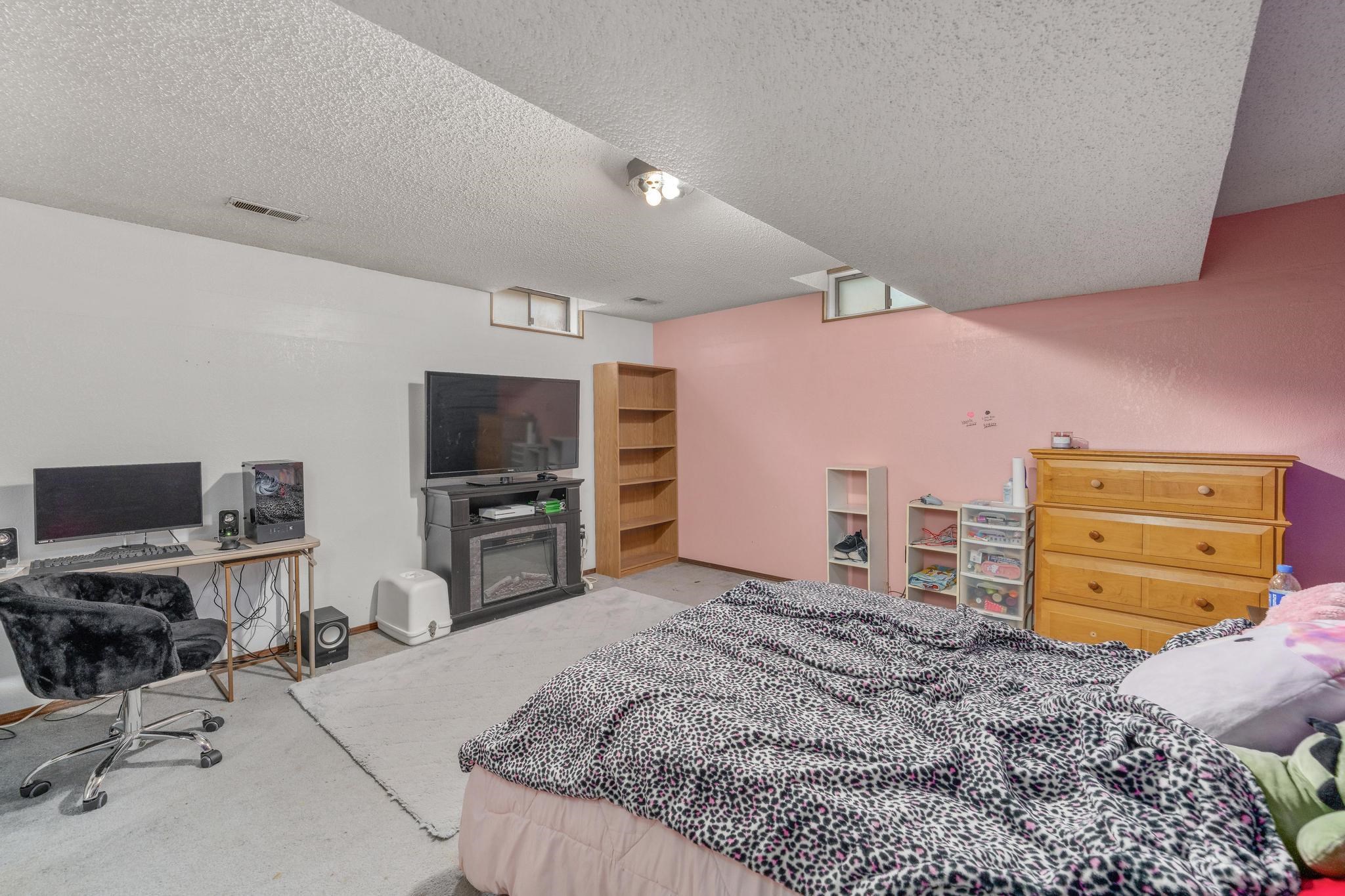 3 N Willow Property Photo 21