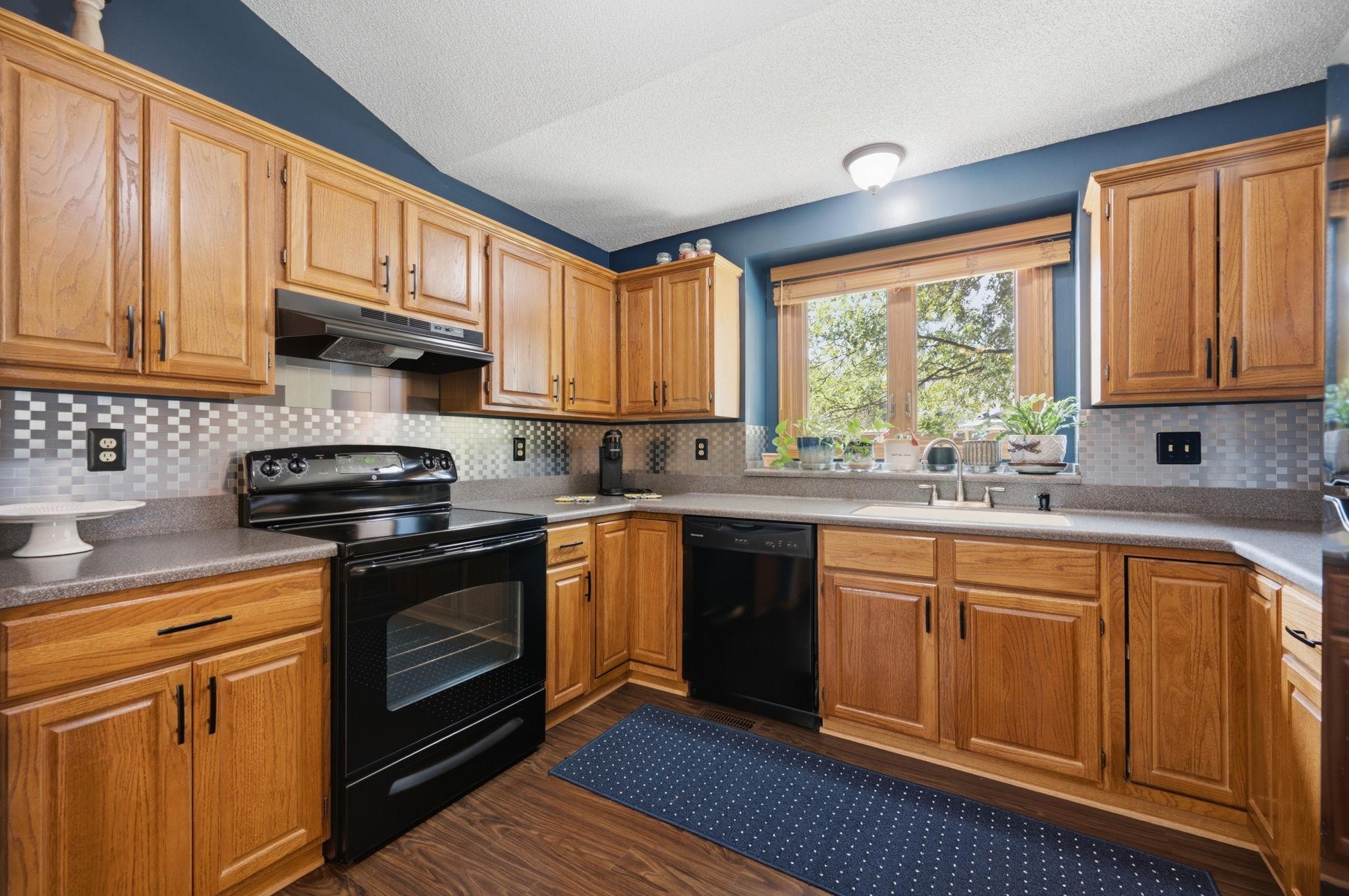10810 W Rolling Hills Property Photo 9