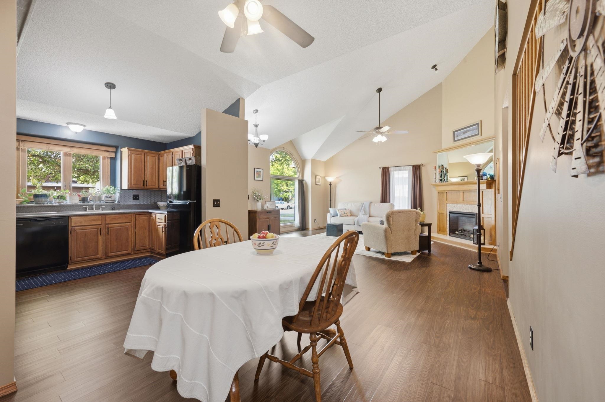 10810 W Rolling Hills Property Photo 14