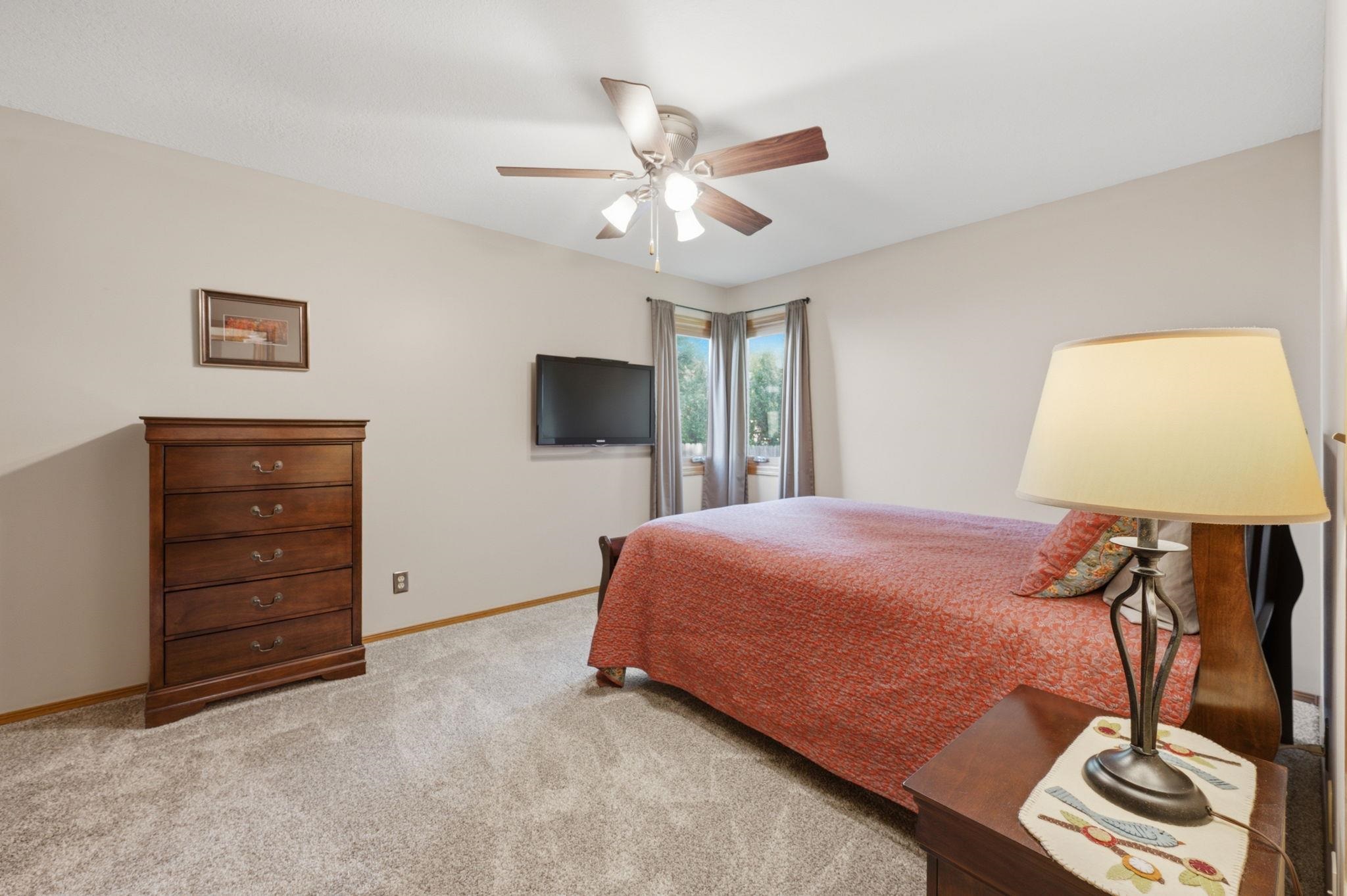 10810 W Rolling Hills Property Photo 22