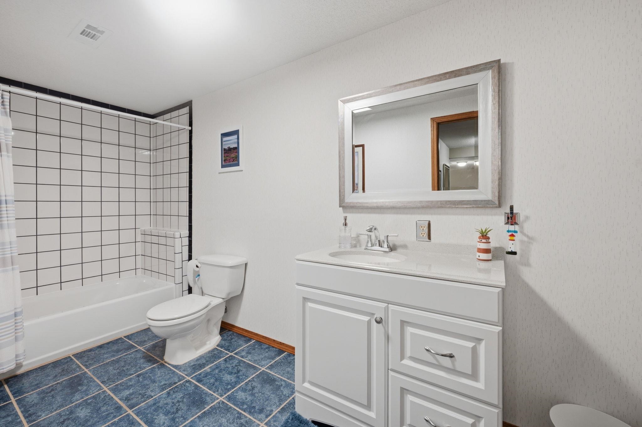 10810 W Rolling Hills Property Photo 28