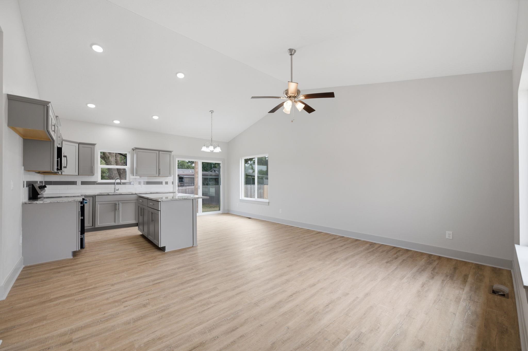 1118 Sontag Ct Property Photo 4