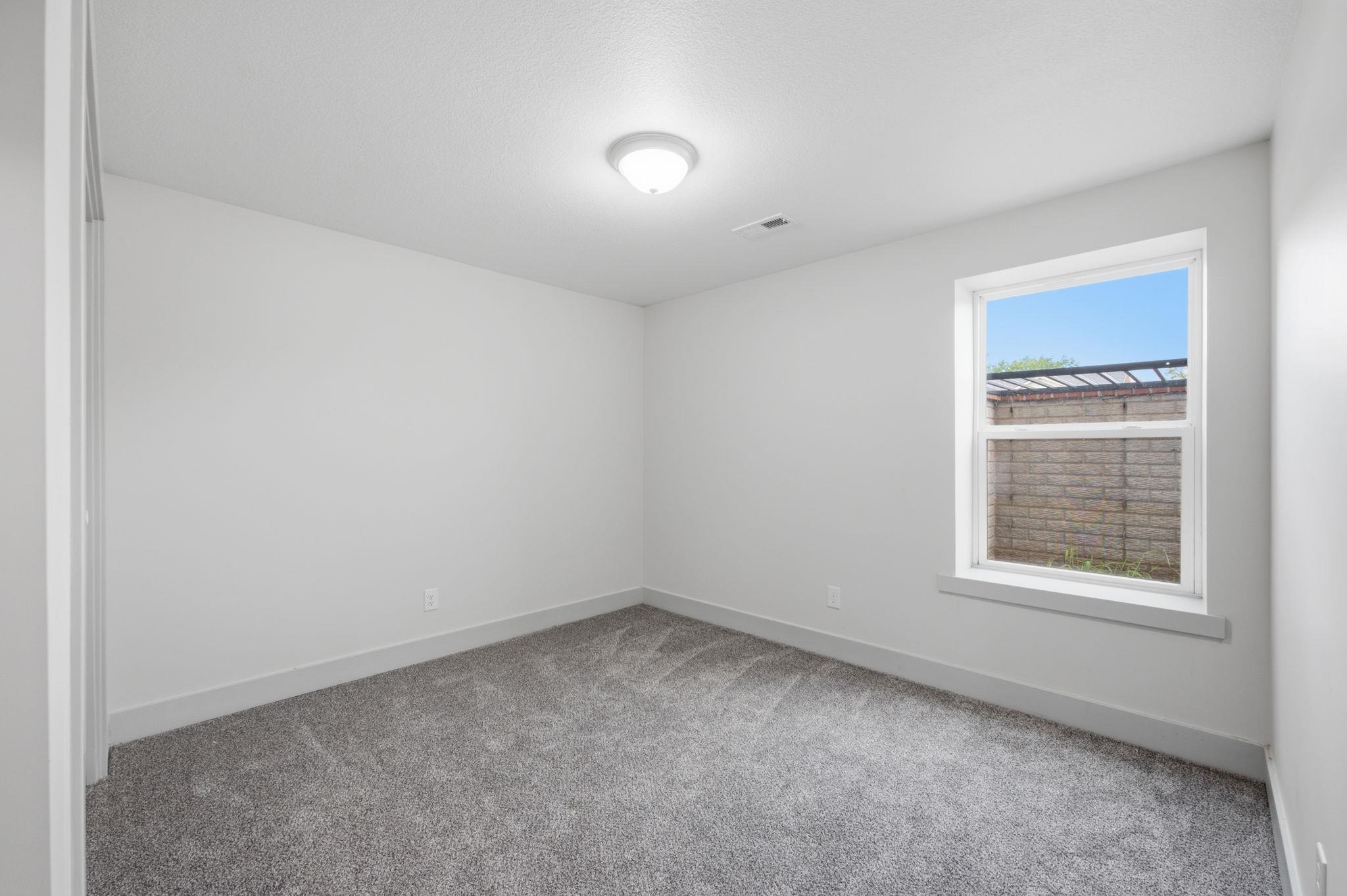 1118 Sontag Ct Property Photo 26