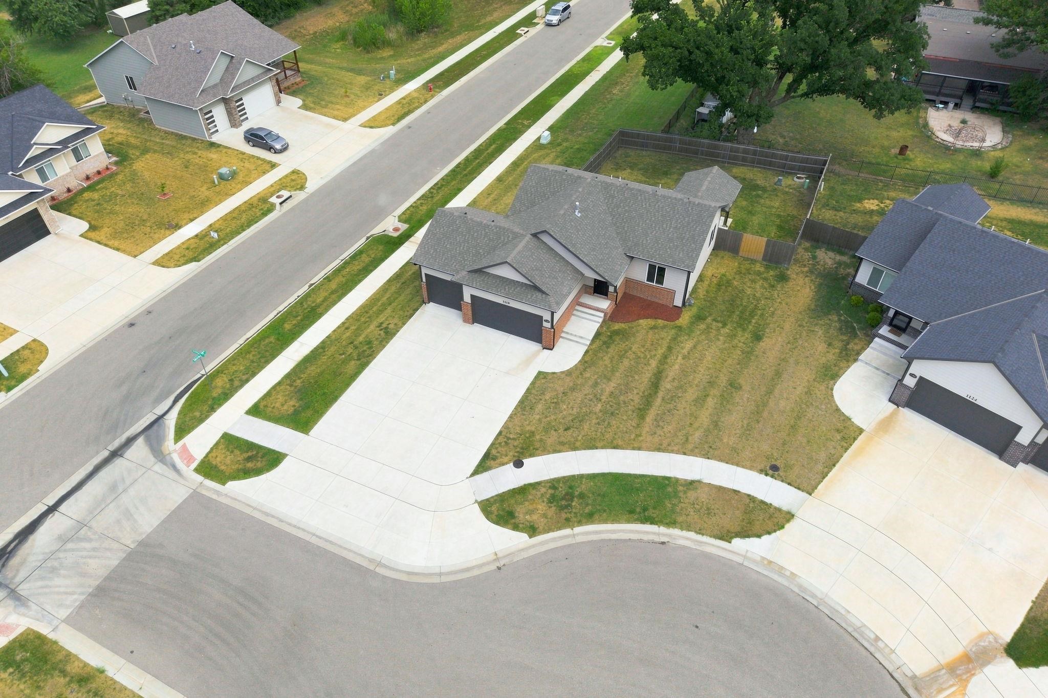 1118 Sontag Ct Property Photo 35