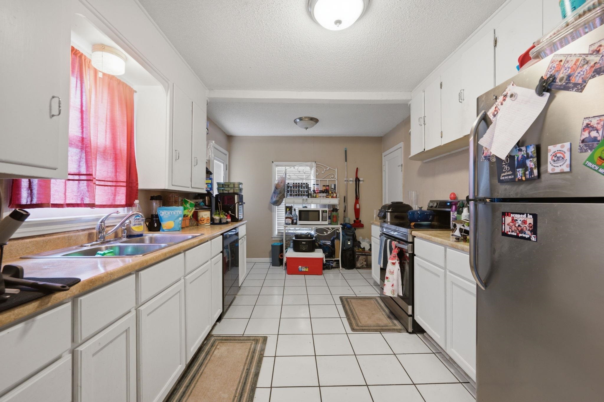 923 N Belmont Ave Property Photo 11