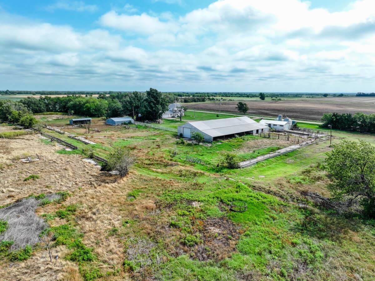 8227 N Rock Rd Property Photo 26