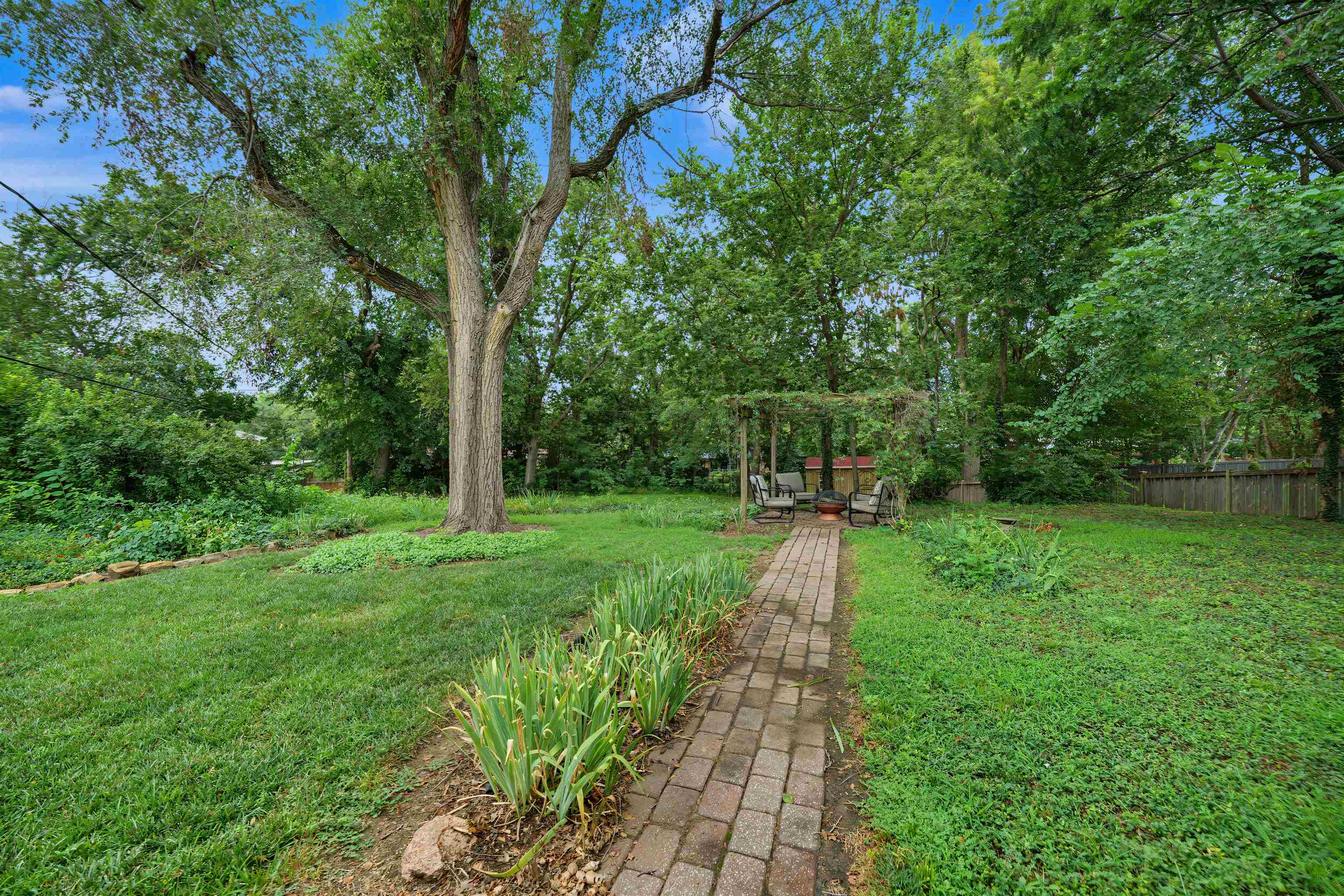 144 Overhill Rd Property Photo 24