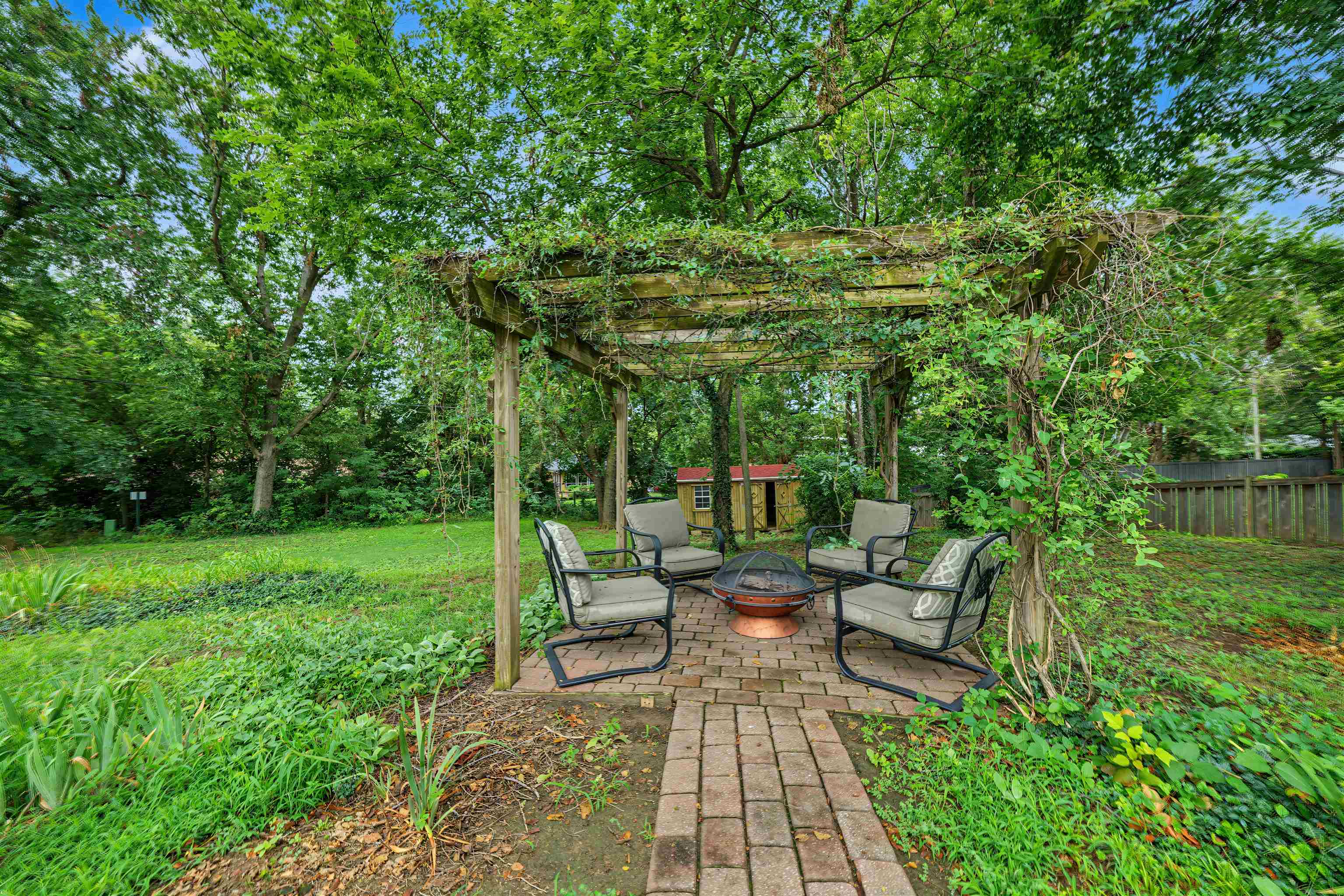 144 Overhill Rd Property Photo 25