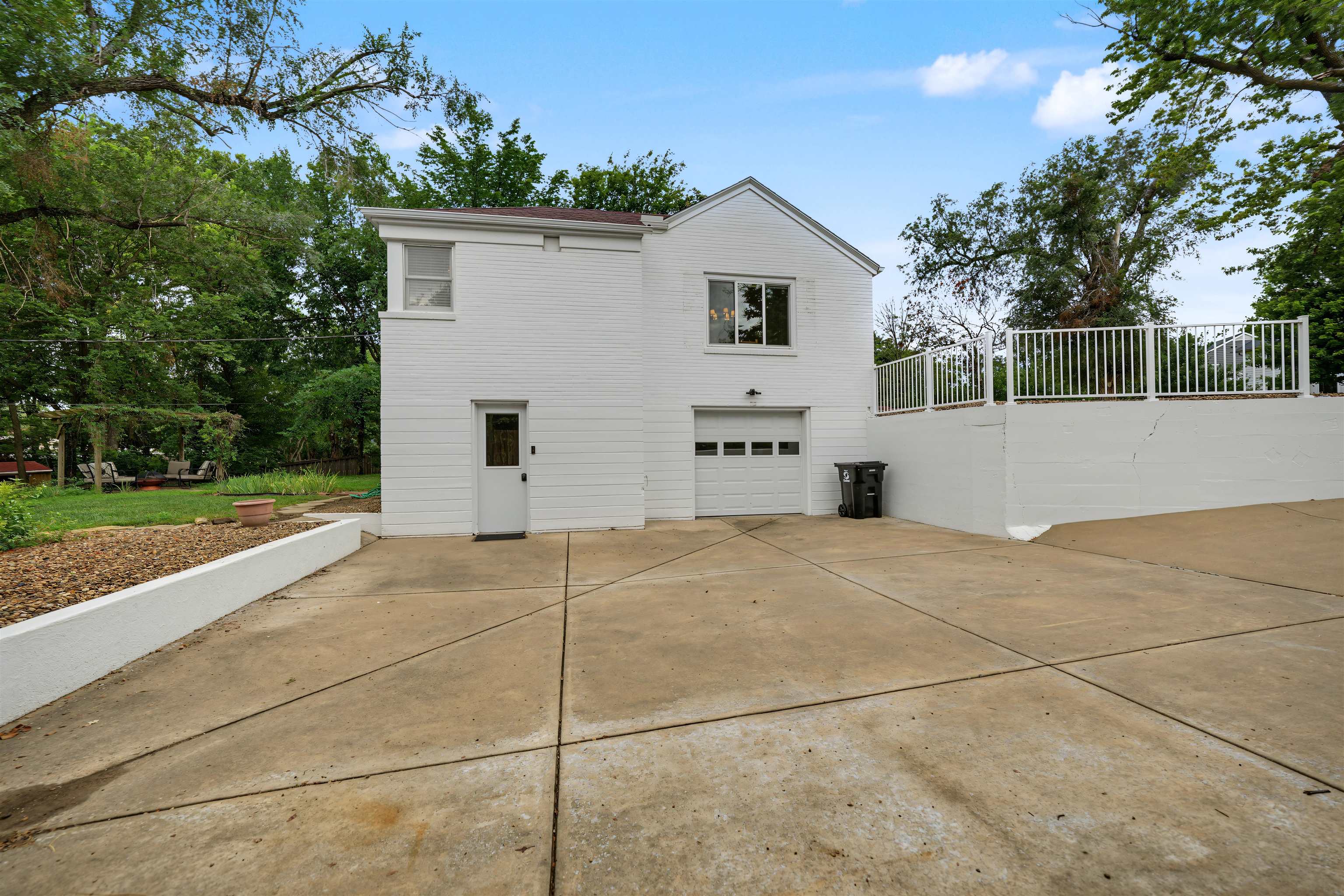 144 Overhill Rd Property Photo 27
