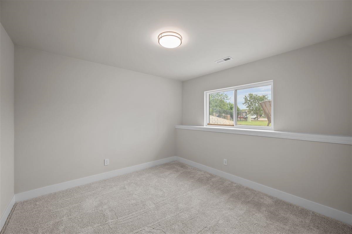 4909 N Emerald Ct Property Photo 20