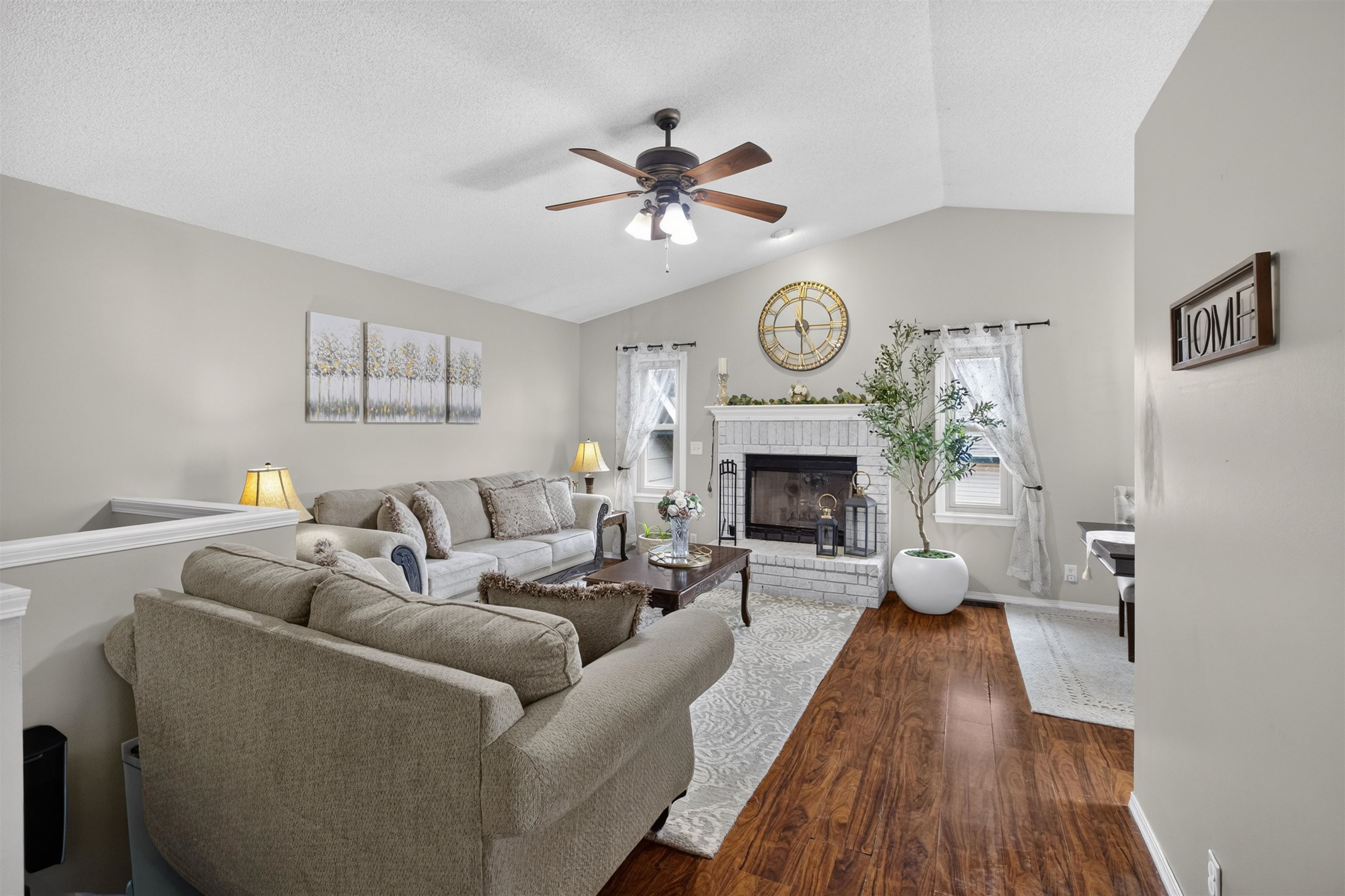 5430 S Stoneborough Ct Property Photo 4