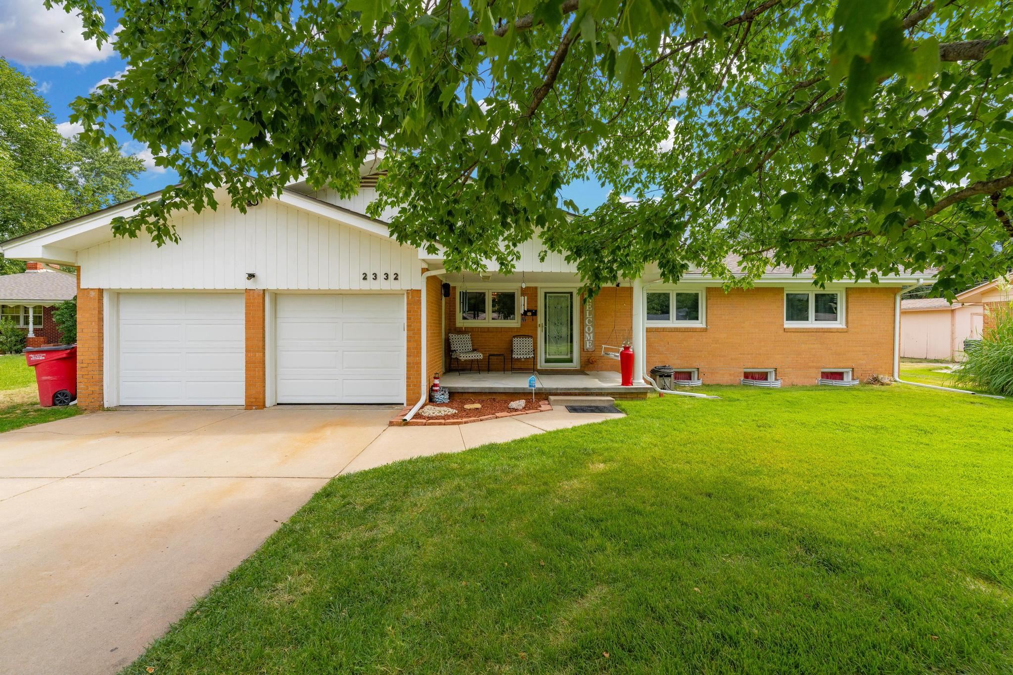 2332 N Richmond